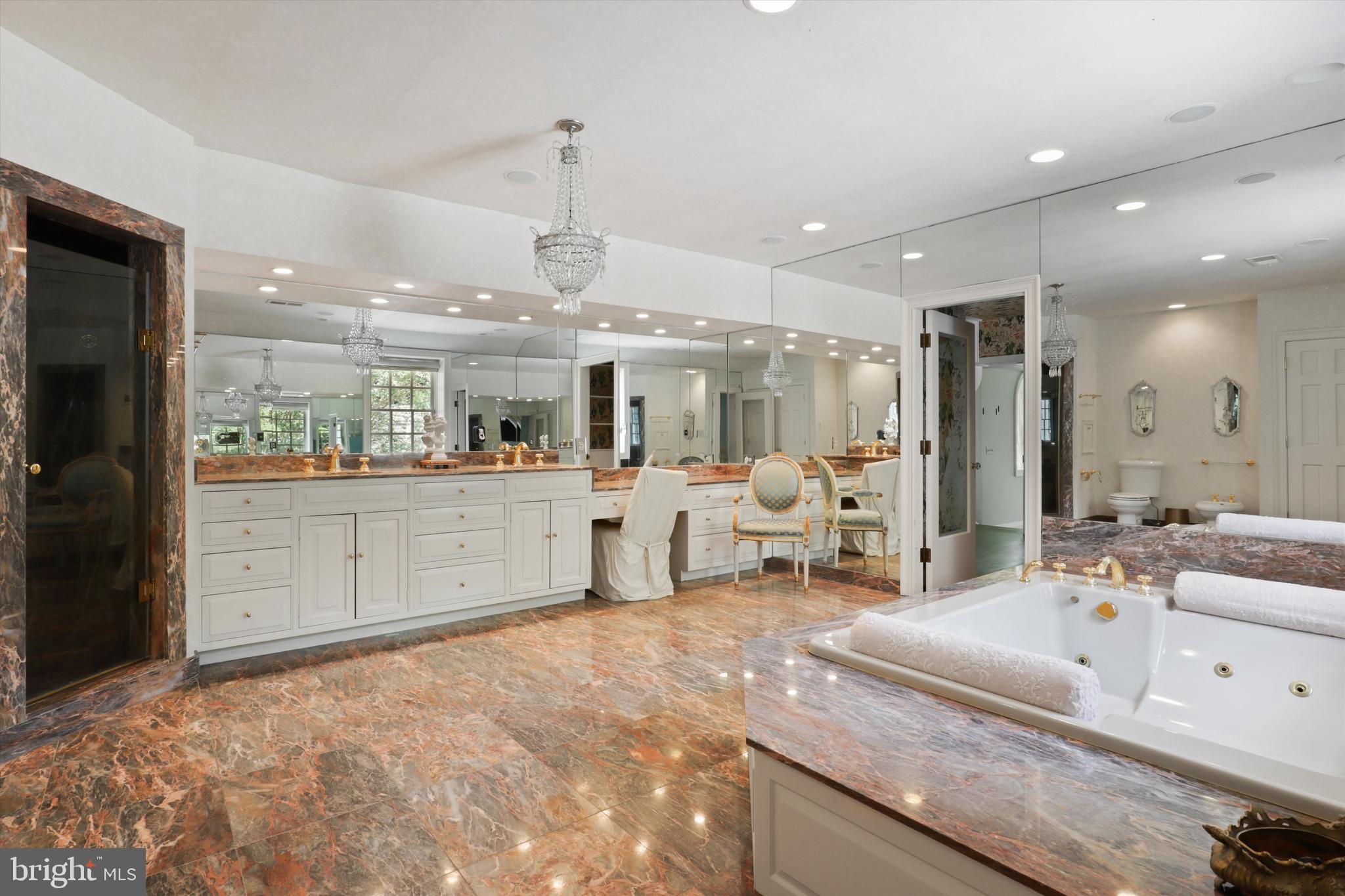 SADDLE RIDGE - Residential