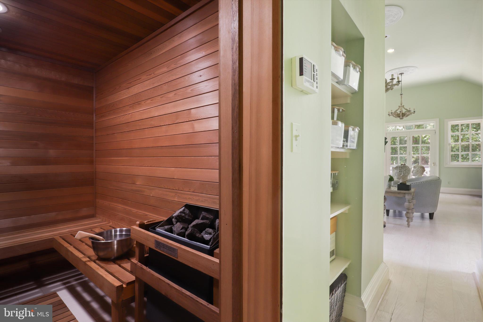 SADDLE RIDGE - Residential