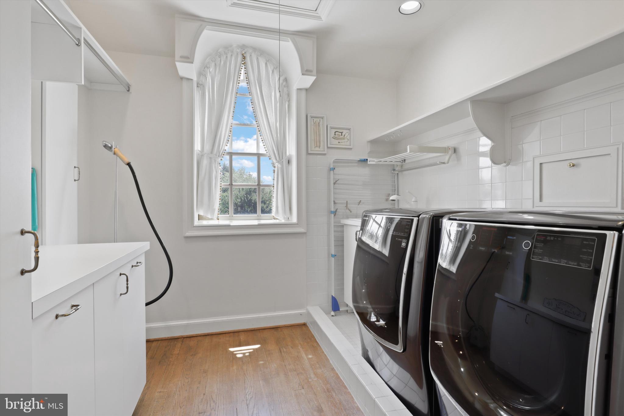 SADDLE RIDGE - Residential