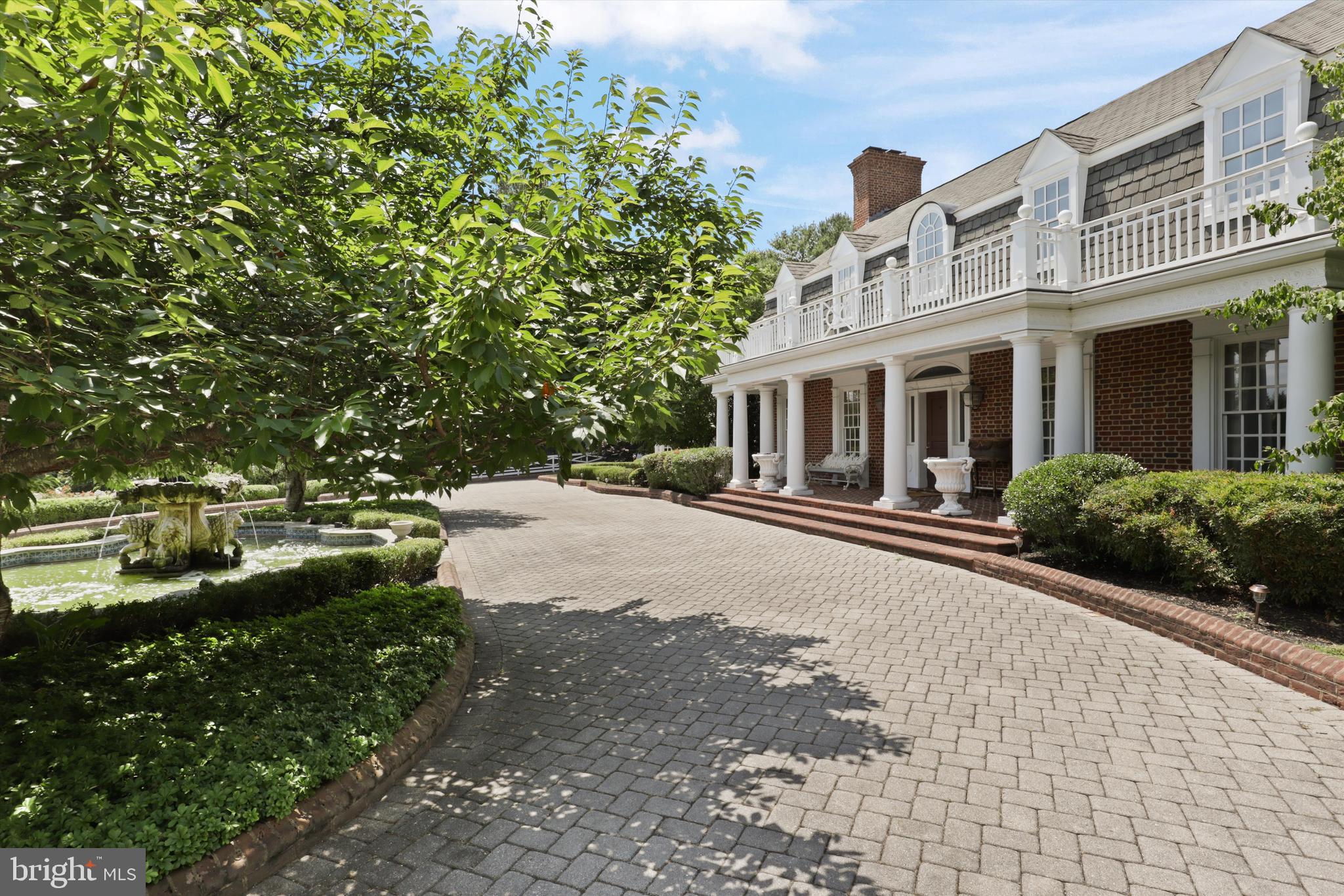 SADDLE RIDGE - Residential