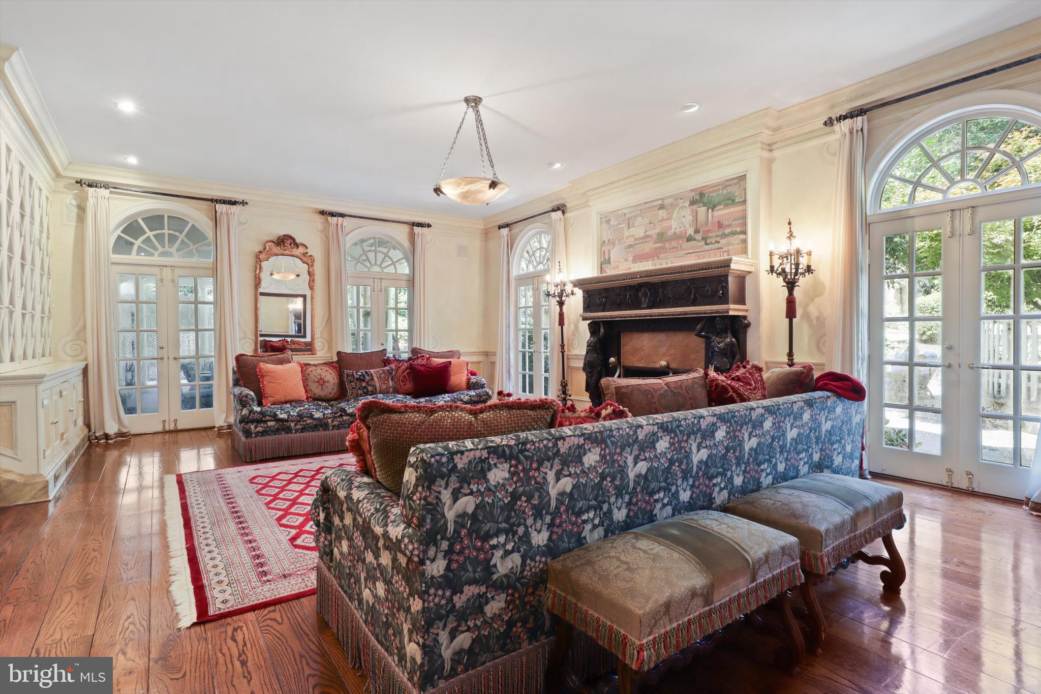 SADDLE RIDGE - Residential