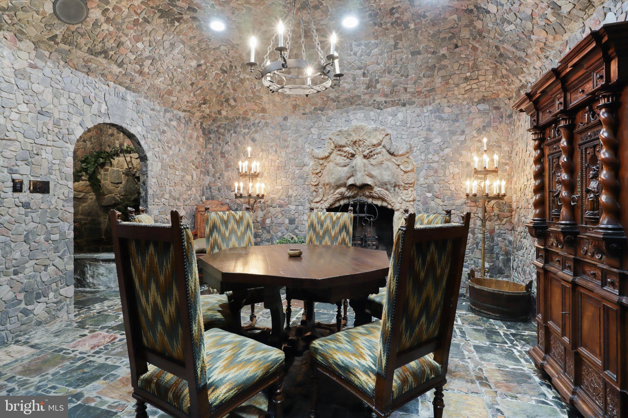 SADDLE RIDGE - Residential