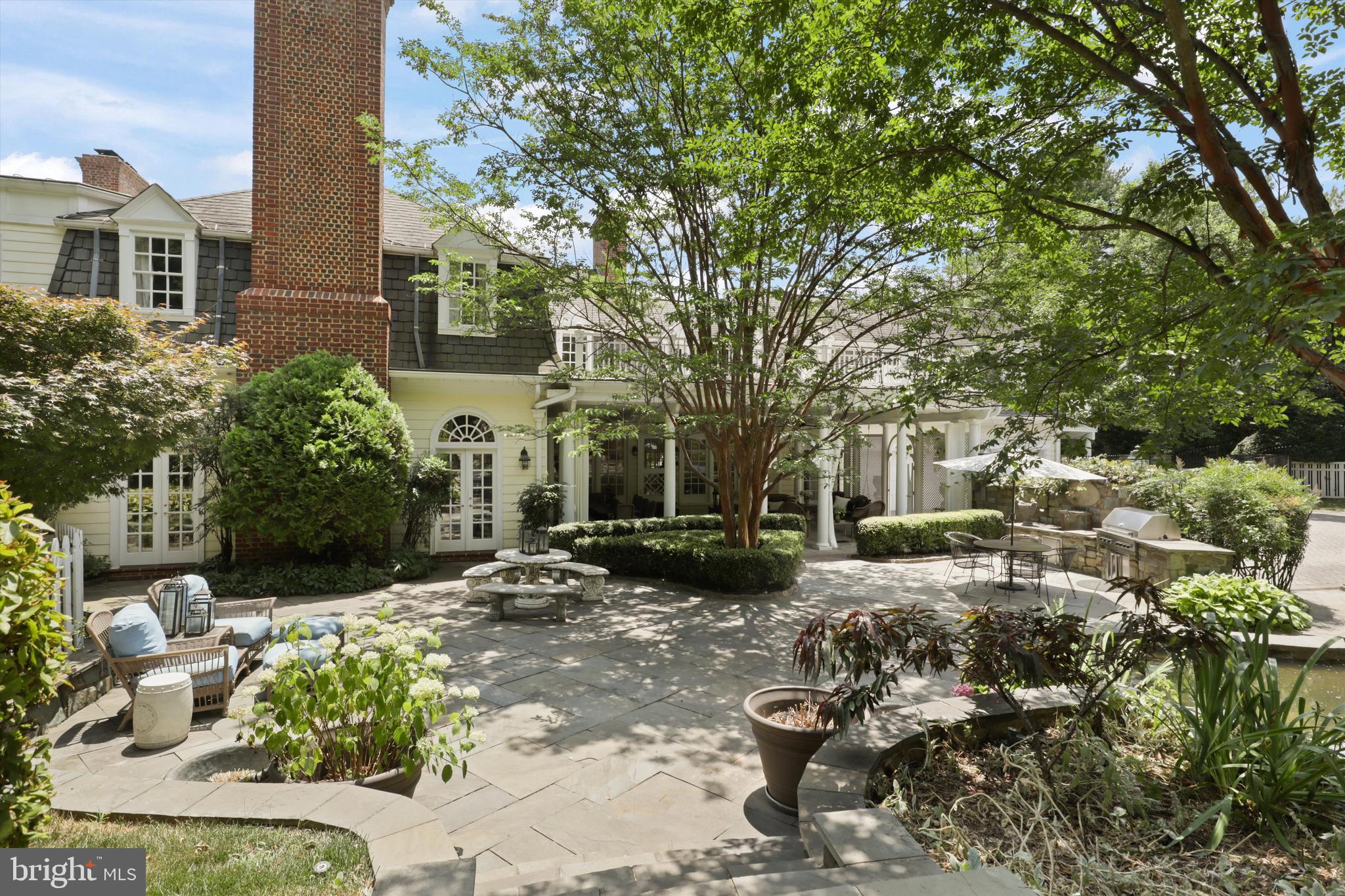 SADDLE RIDGE - Residential