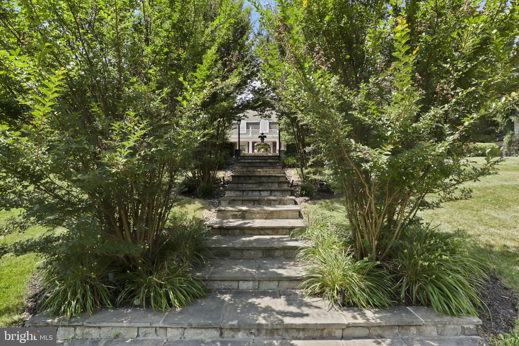 SADDLE RIDGE - Residential