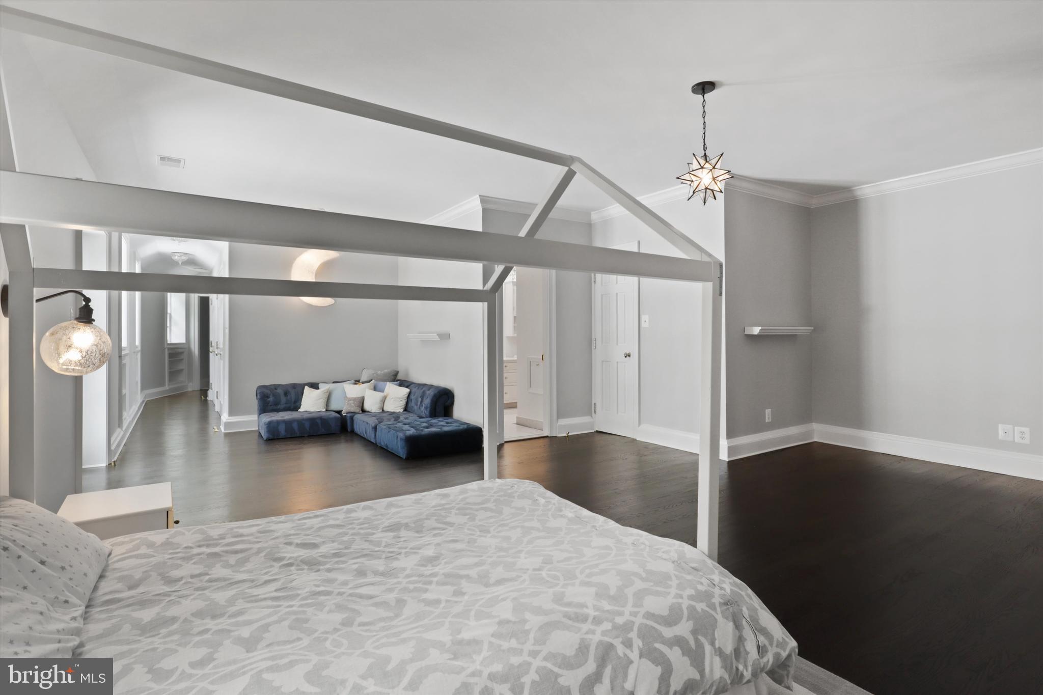 SADDLE RIDGE - Residential