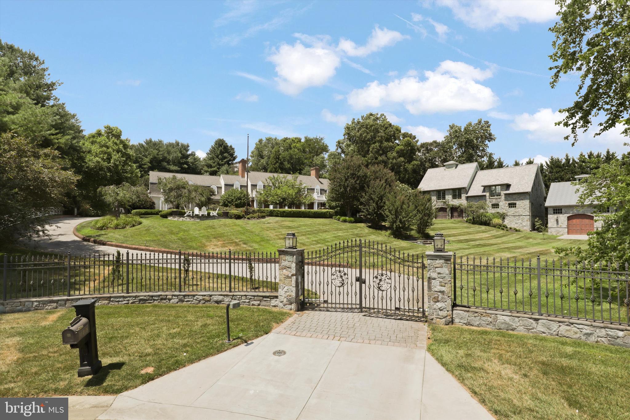 SADDLE RIDGE - Residential