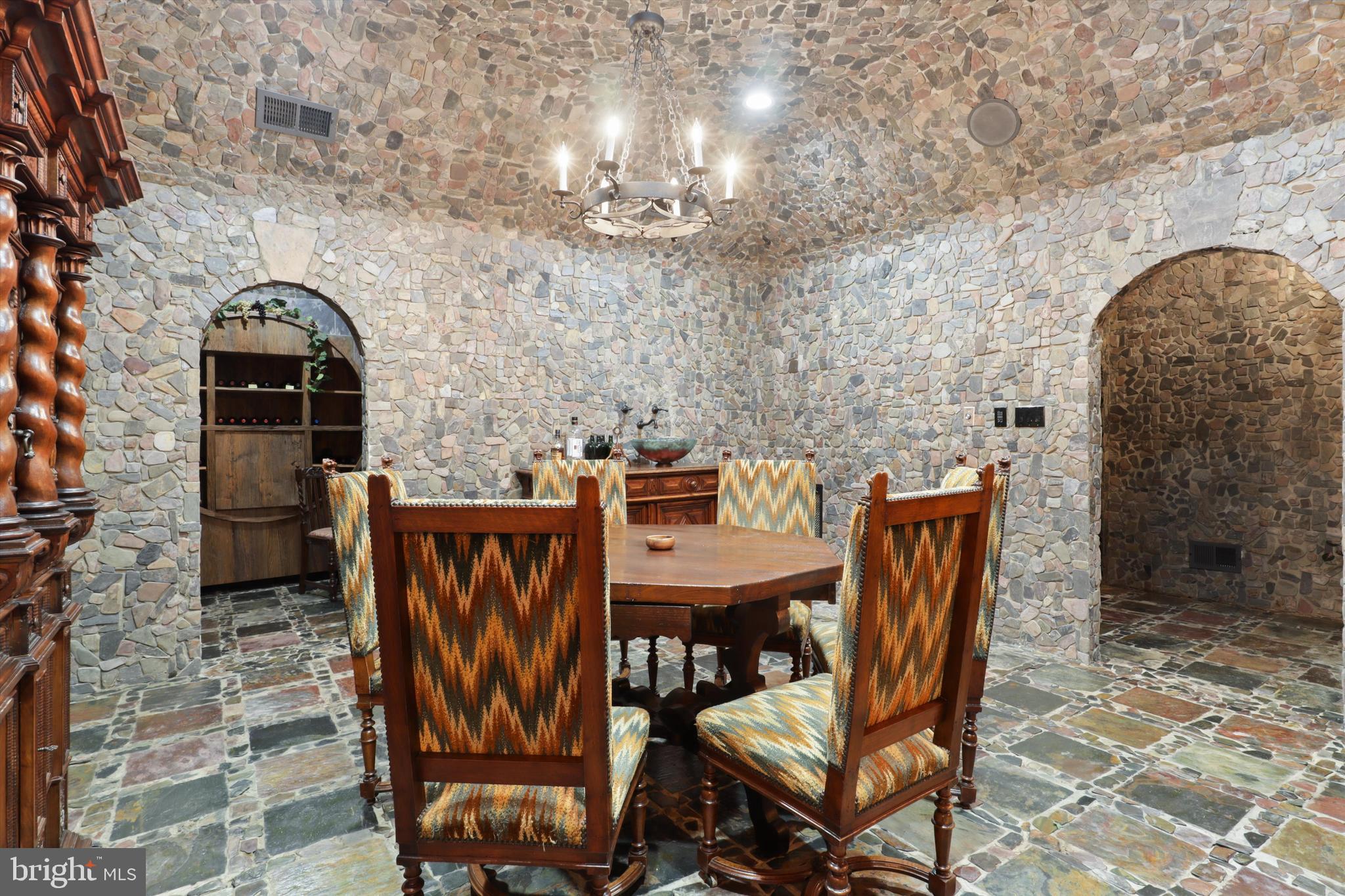 SADDLE RIDGE - Residential