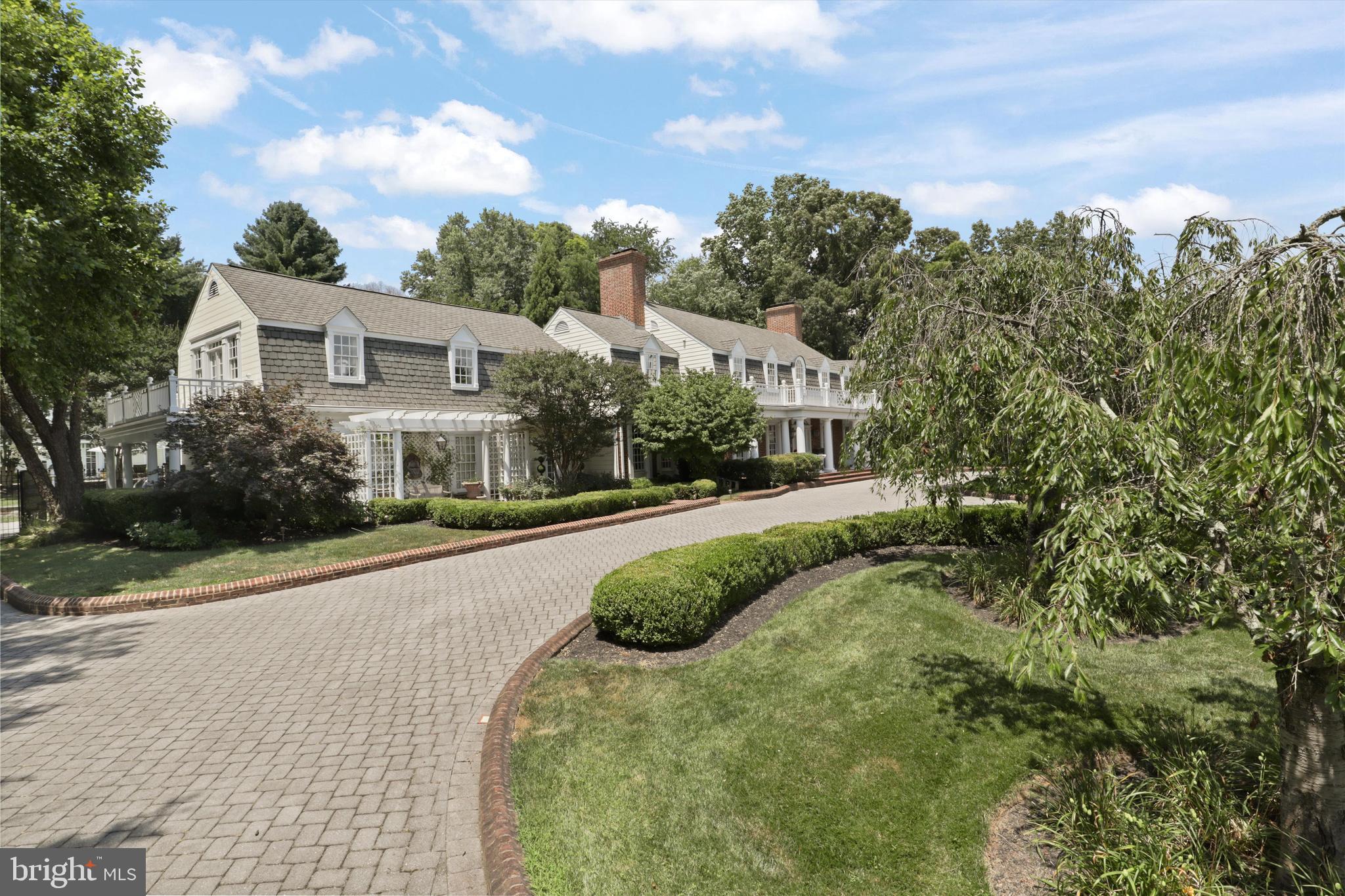 SADDLE RIDGE - Residential