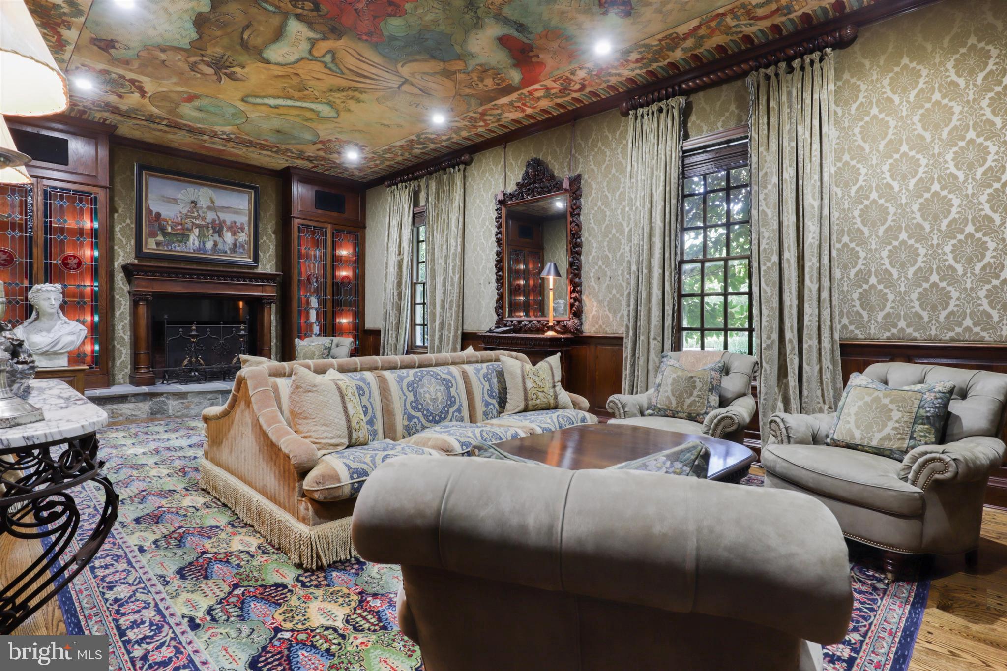 SADDLE RIDGE - Residential