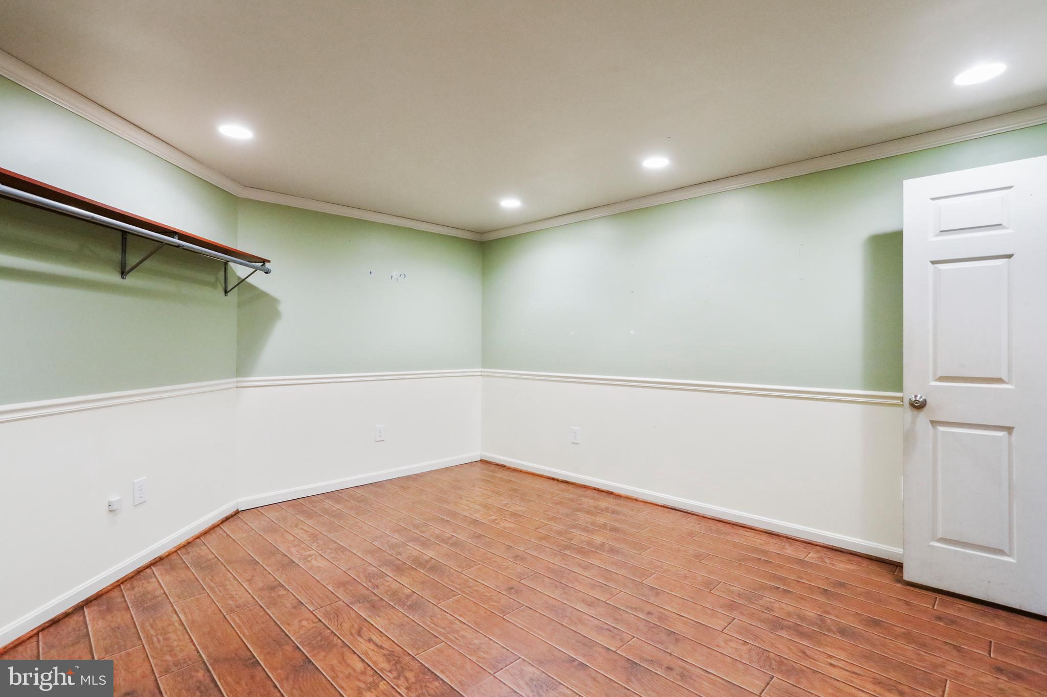 RIVERSIDE - Residential