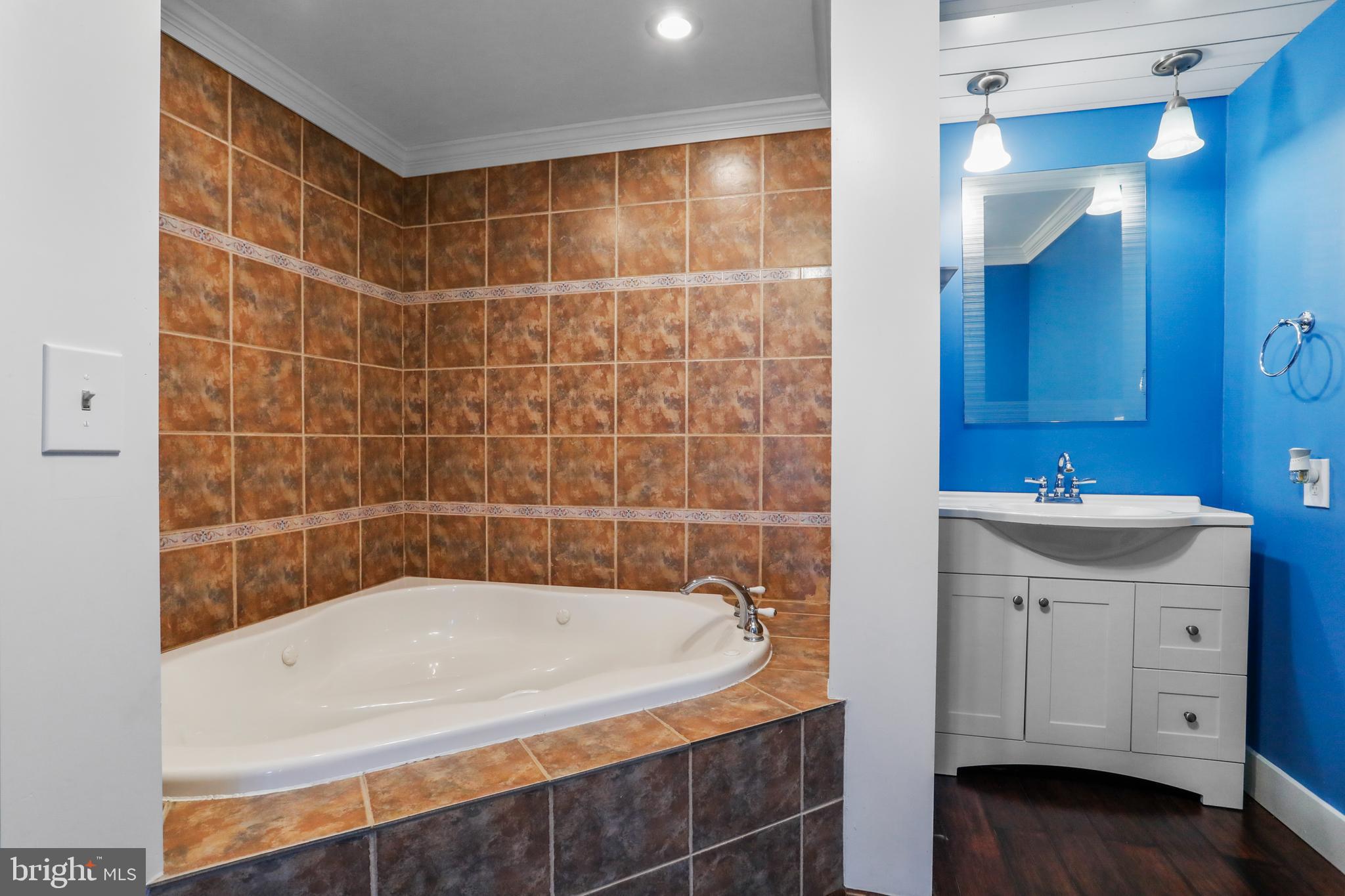 RIVERSIDE - Residential