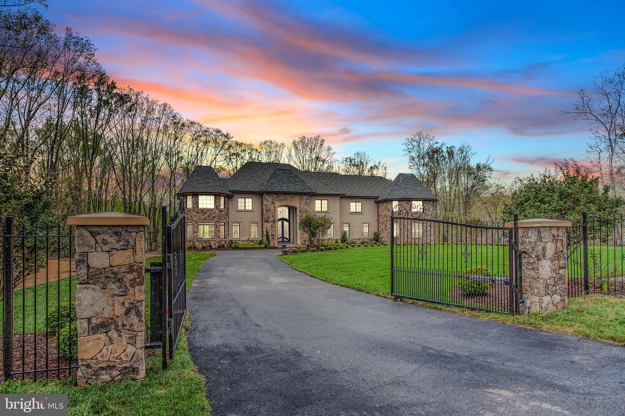 PEACOCK STATION - Residential