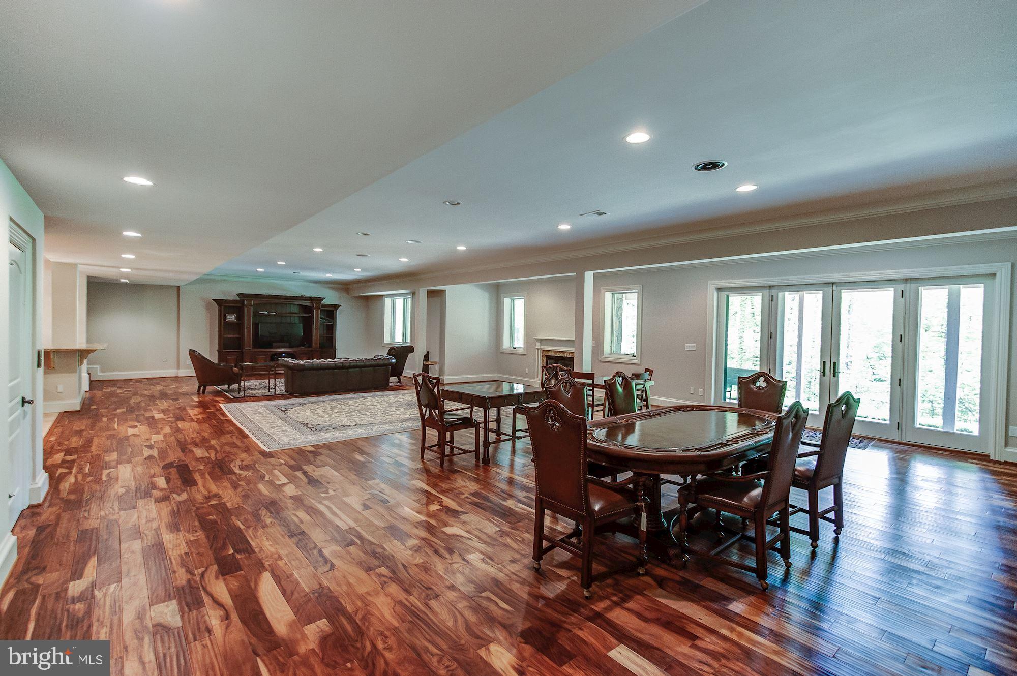 PEACOCK STATION - Residential