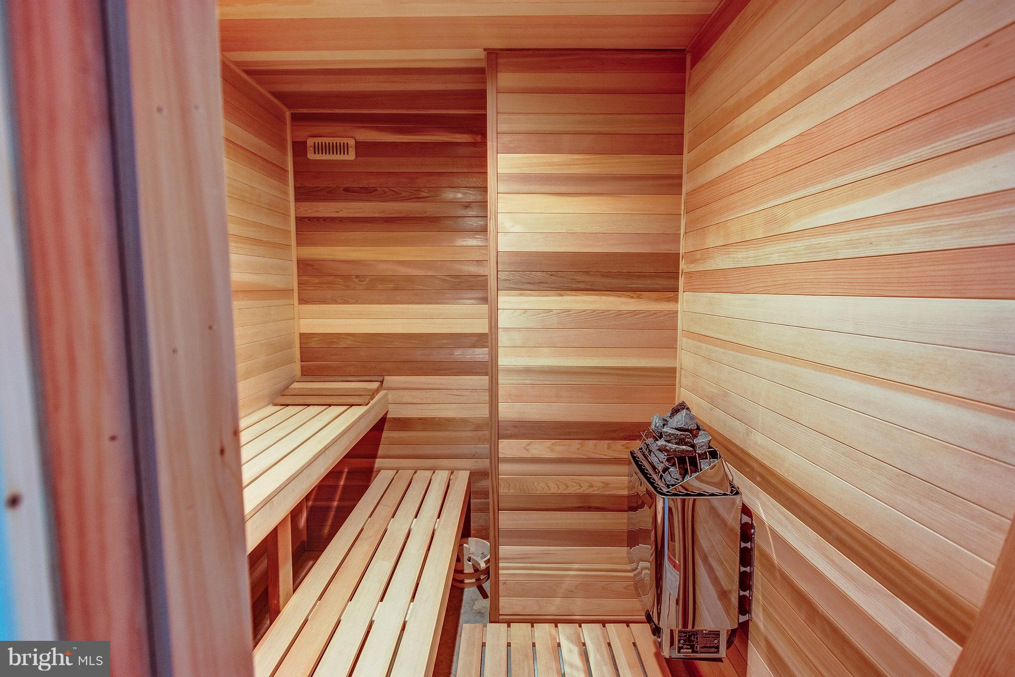 PEACOCK STATION - Residential