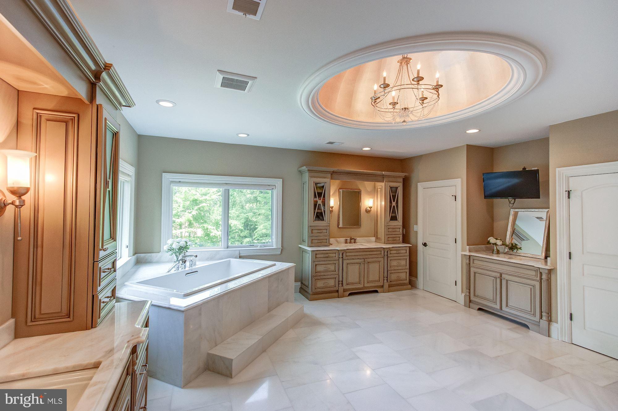 PEACOCK STATION - Residential