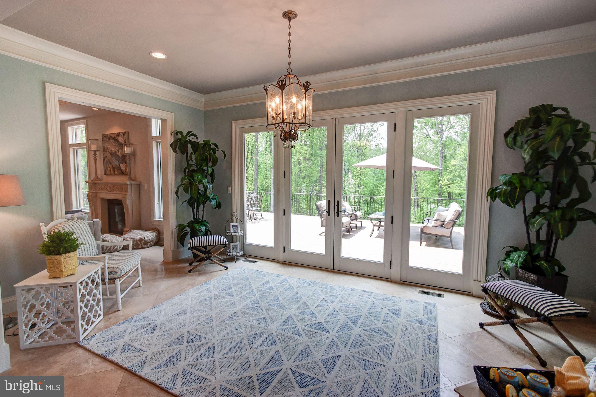 PEACOCK STATION - Residential