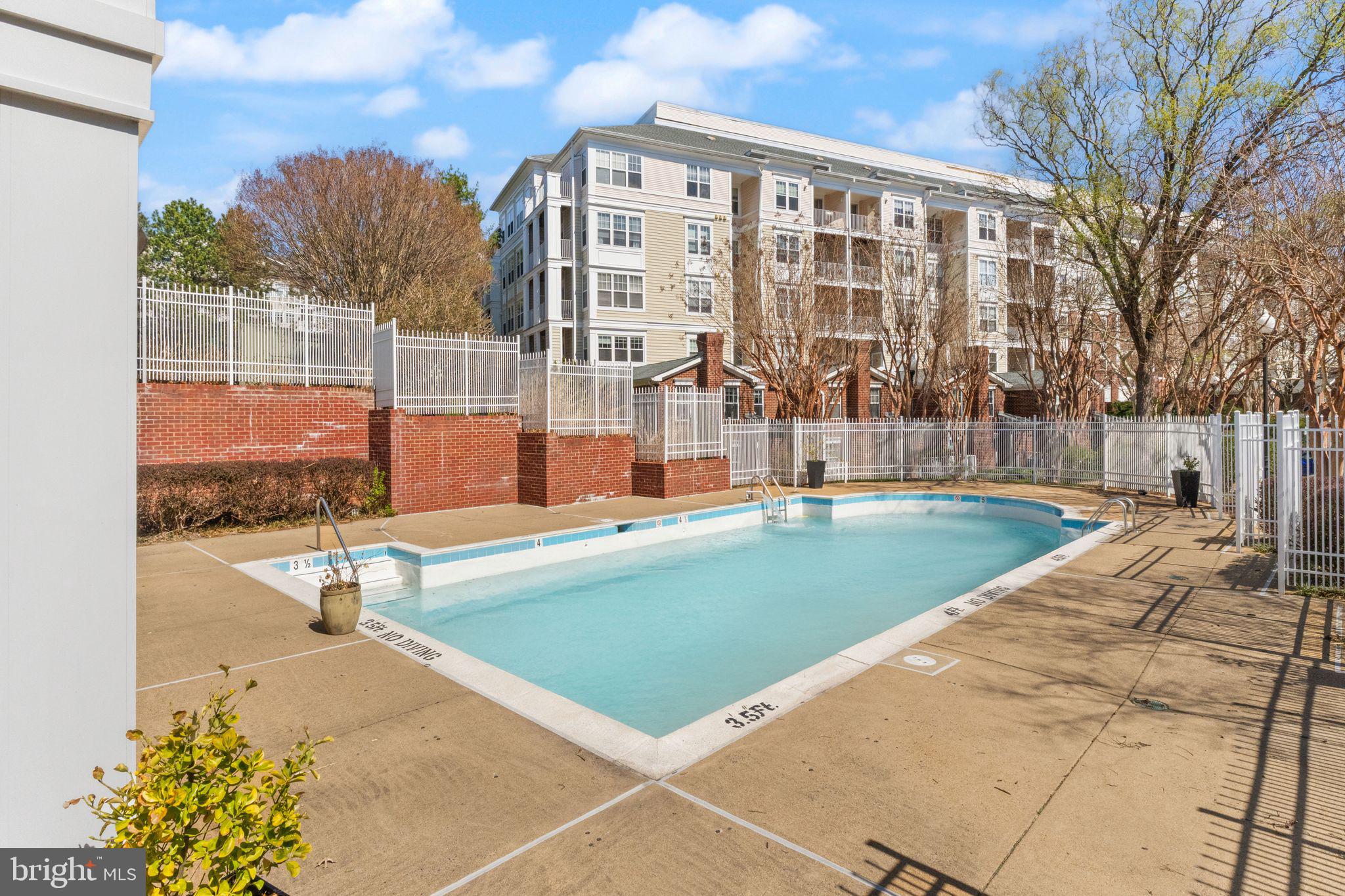 LILLIAN COURT AT TYSONS 11 - Residential