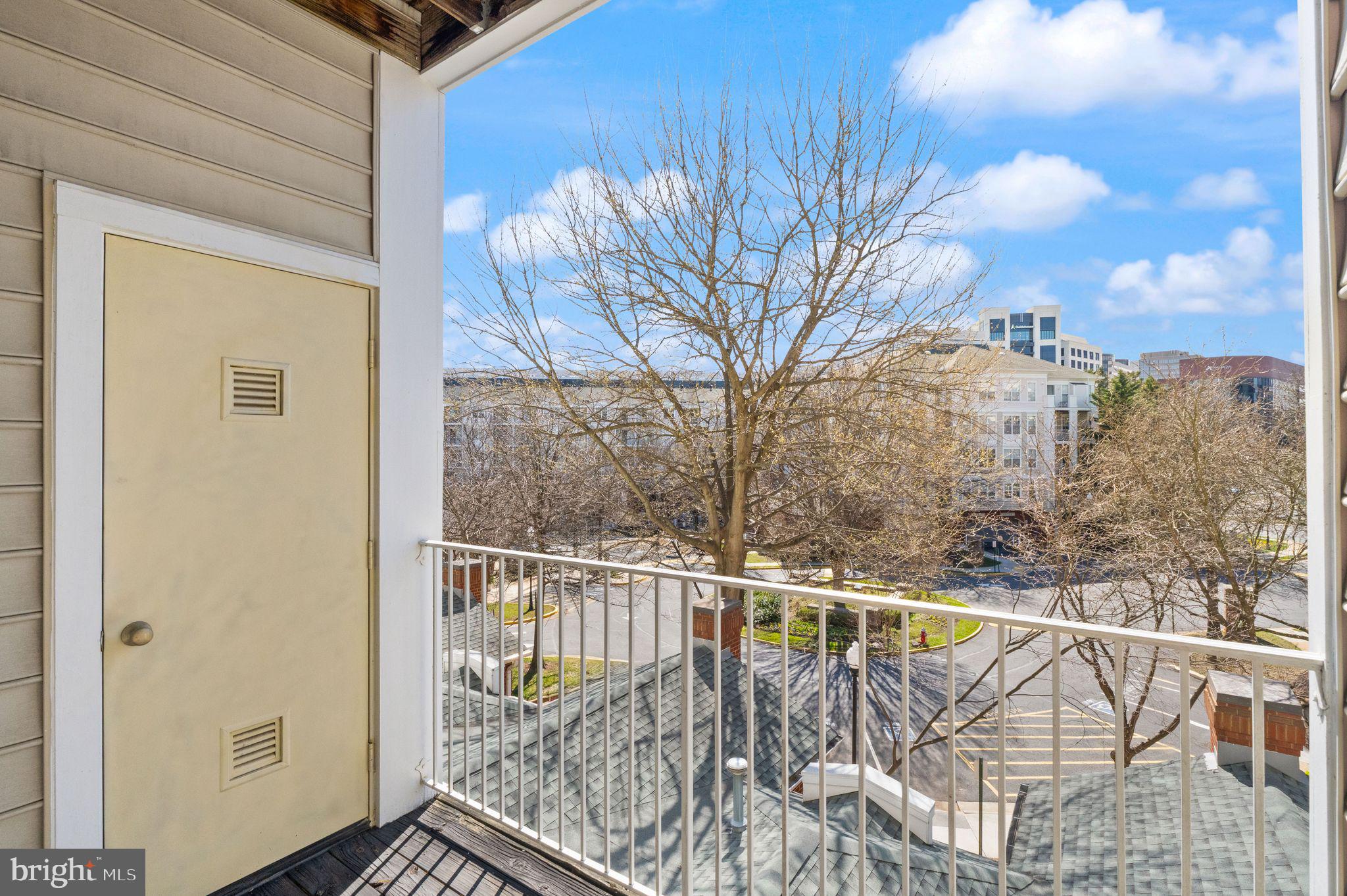 LILLIAN COURT AT TYSONS 11 - Residential