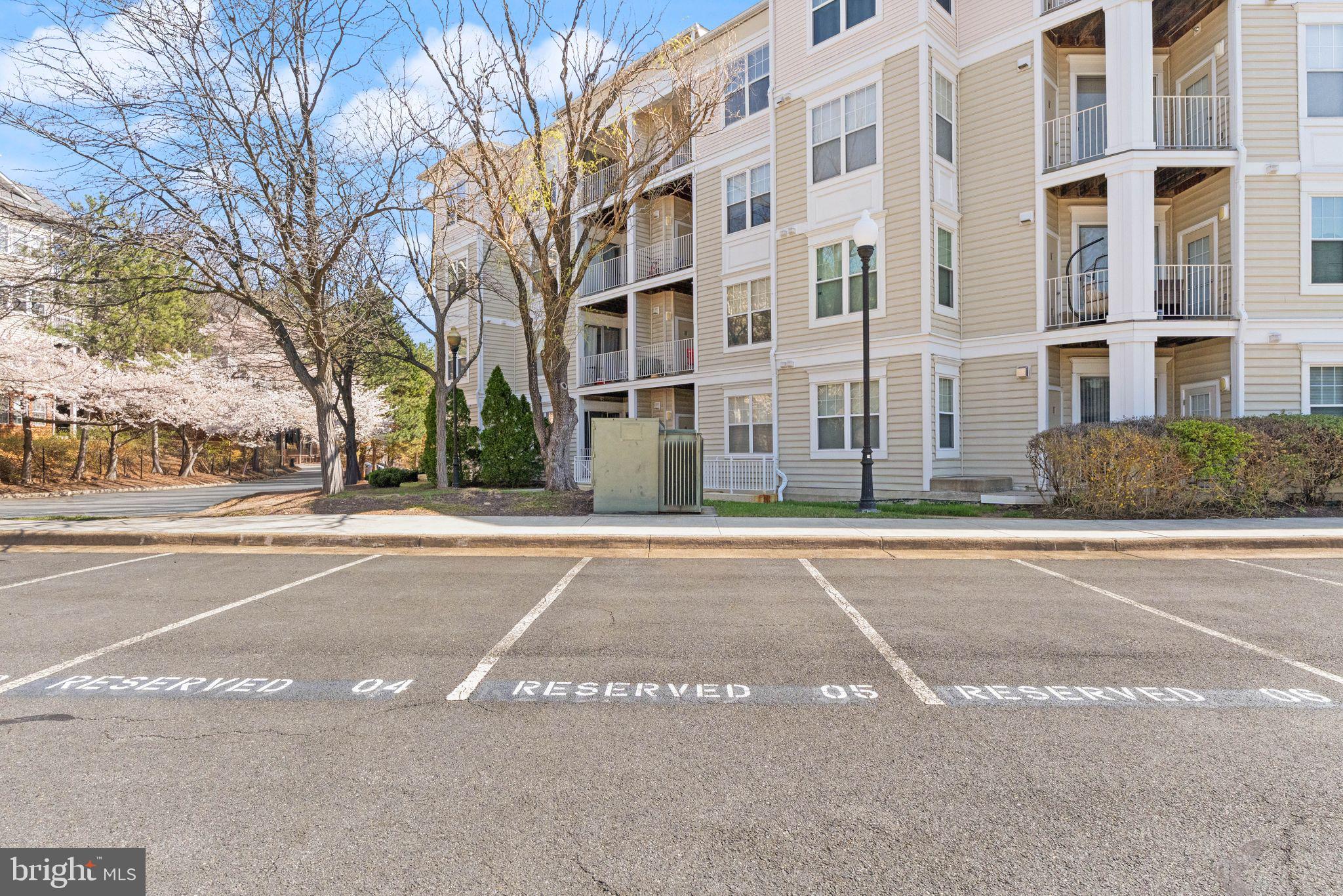 LILLIAN COURT AT TYSONS 11 - Residential