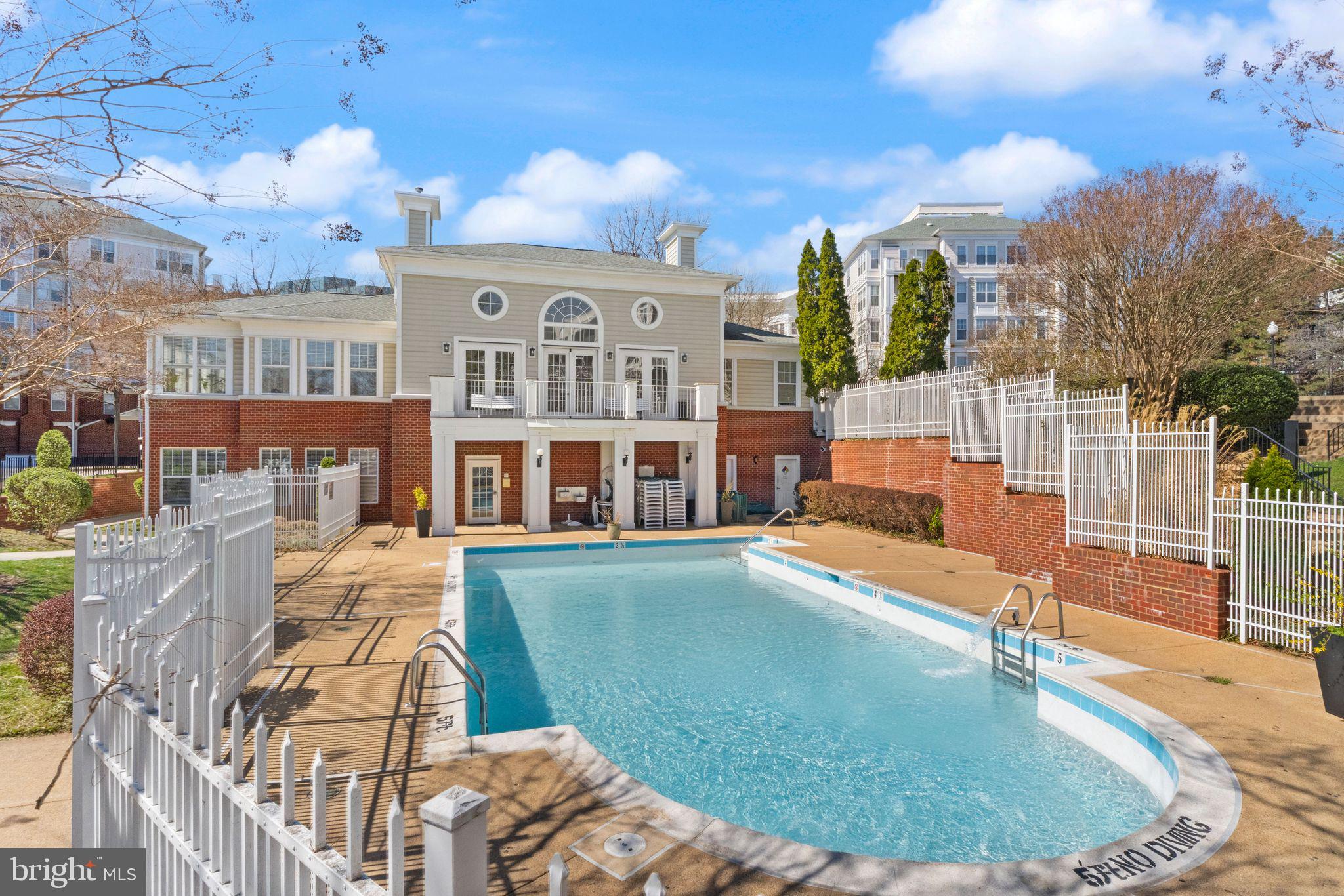 LILLIAN COURT AT TYSONS 11 - Residential