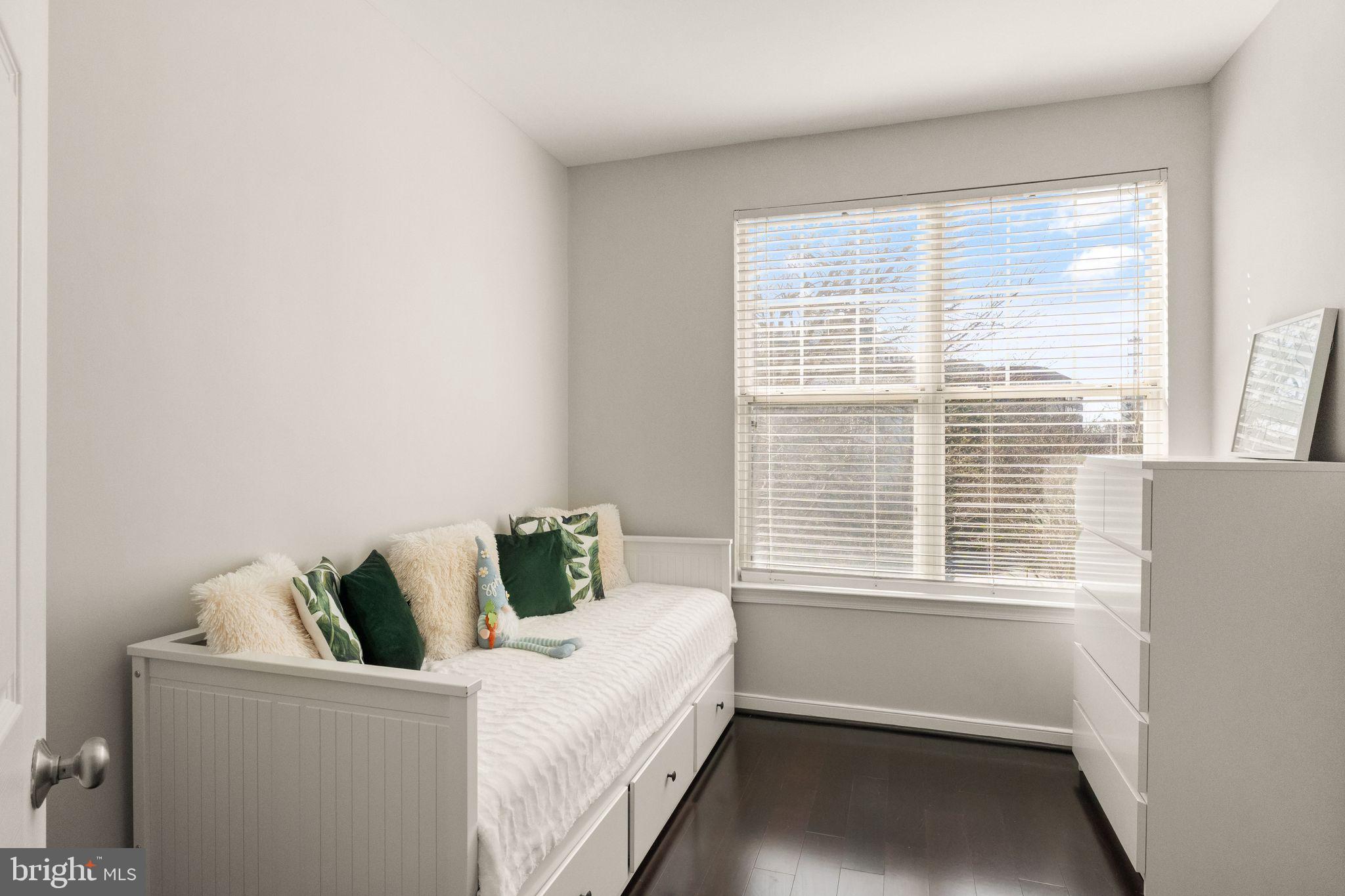 LILLIAN COURT AT TYSONS 11 - Residential