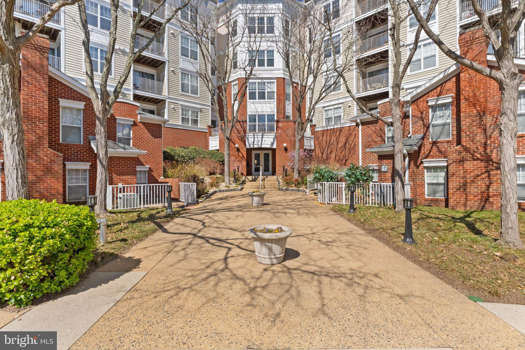 LILLIAN COURT AT TYSONS 11 - Residential