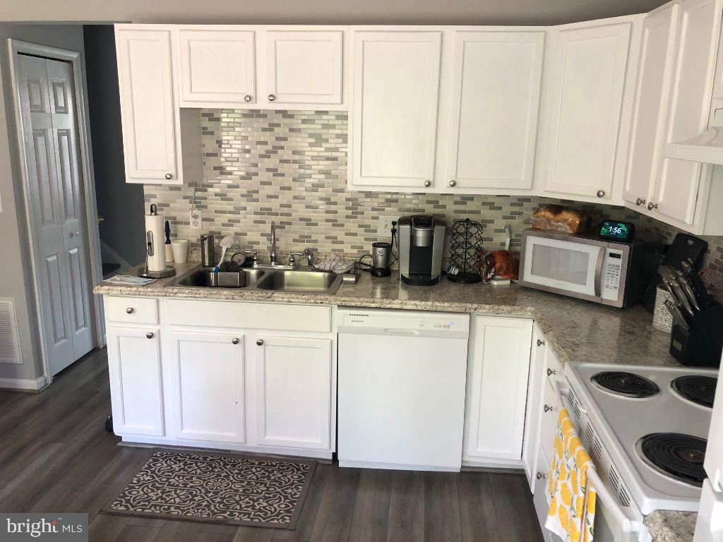 COVENTRY CREEK - Residential Lease