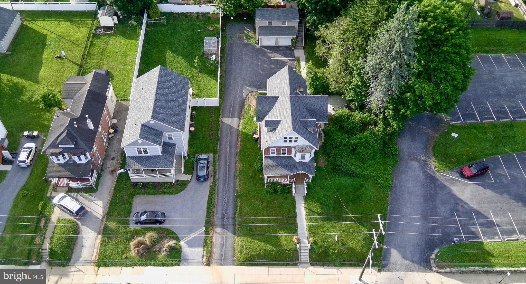 253 W LANCASTER AVENUE