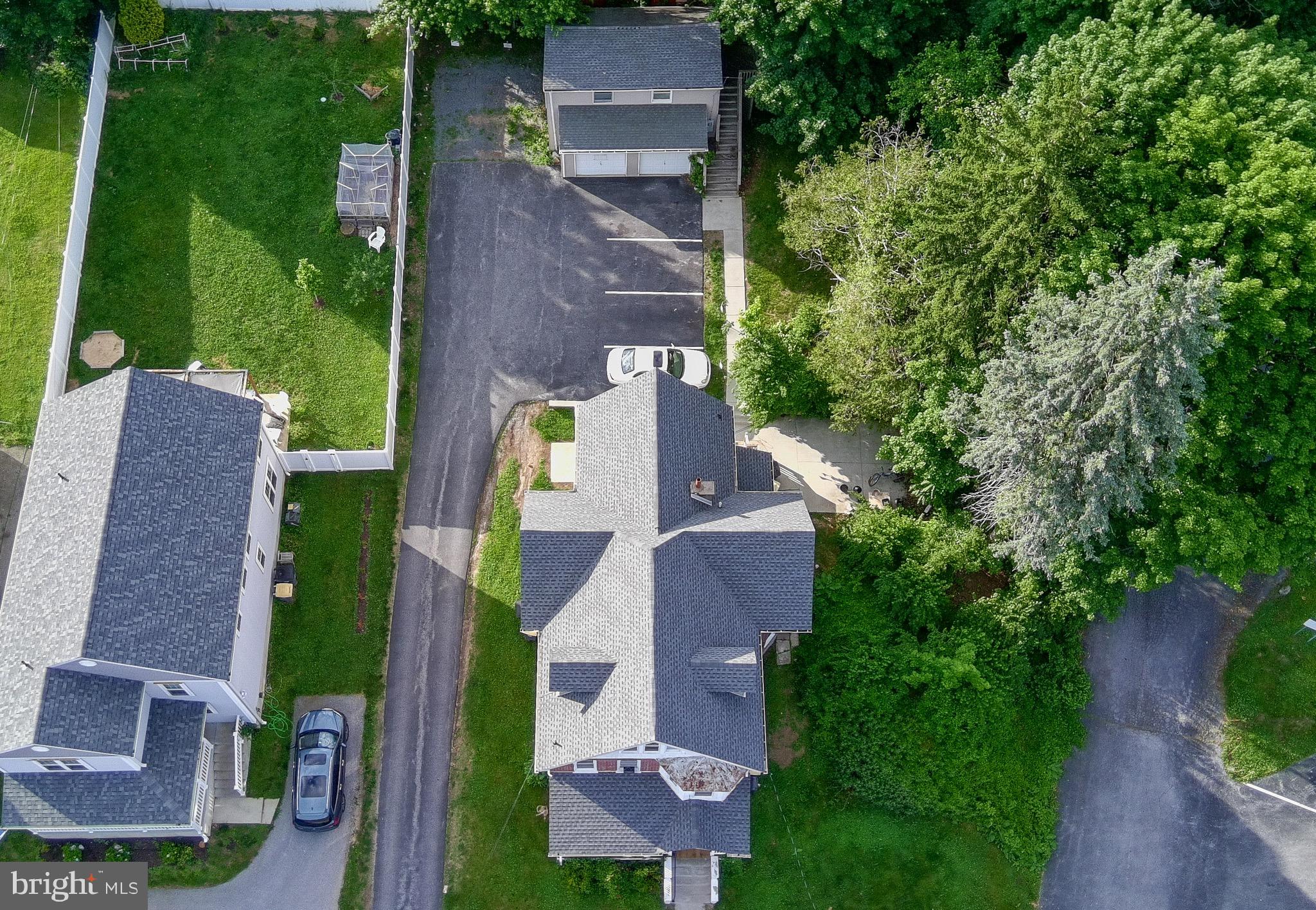 253 W LANCASTER AVENUE