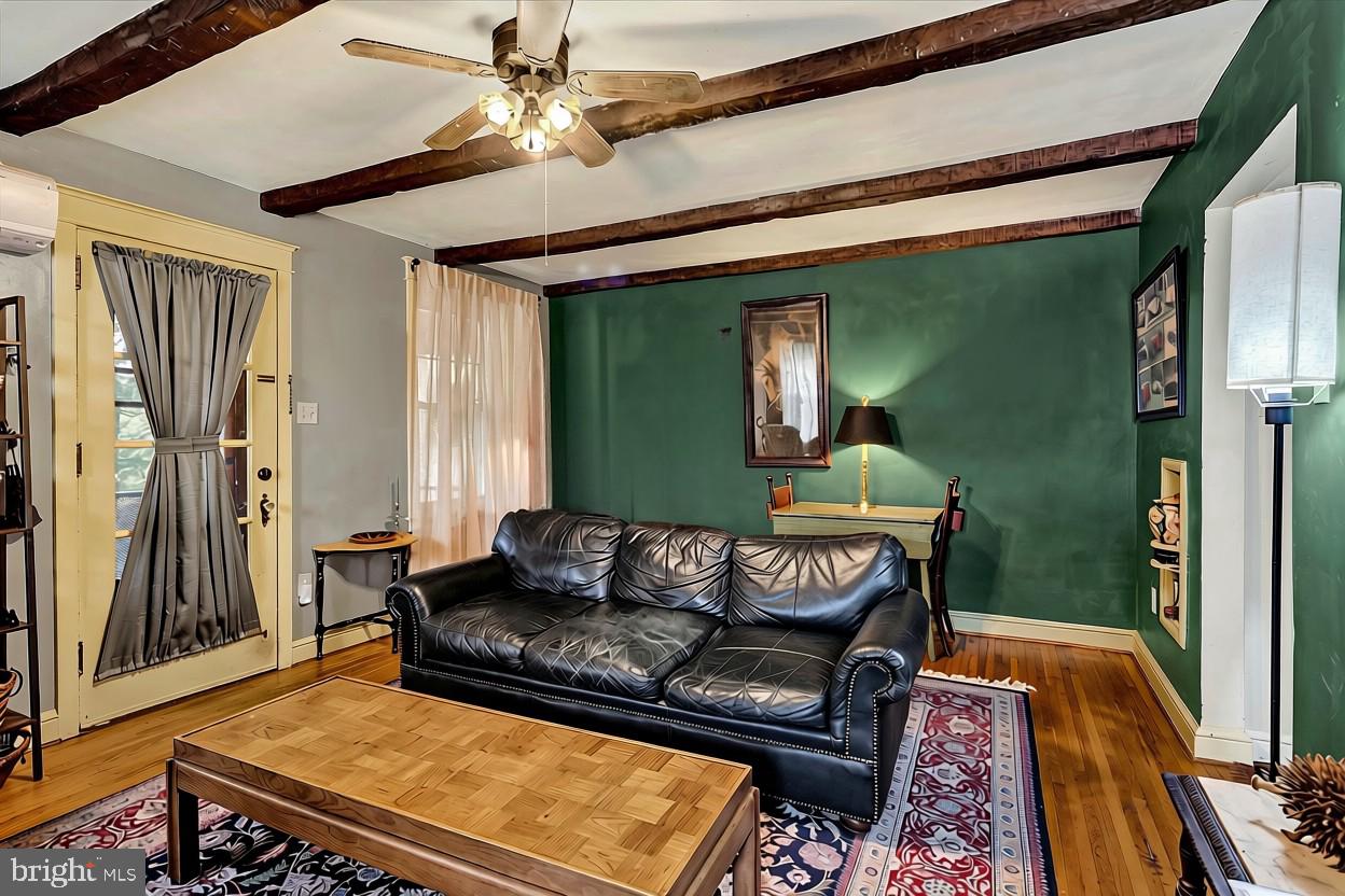 27 JOHNS PLACE