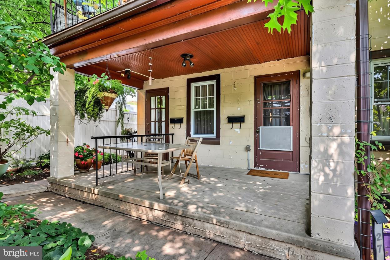 27 JOHNS PLACE