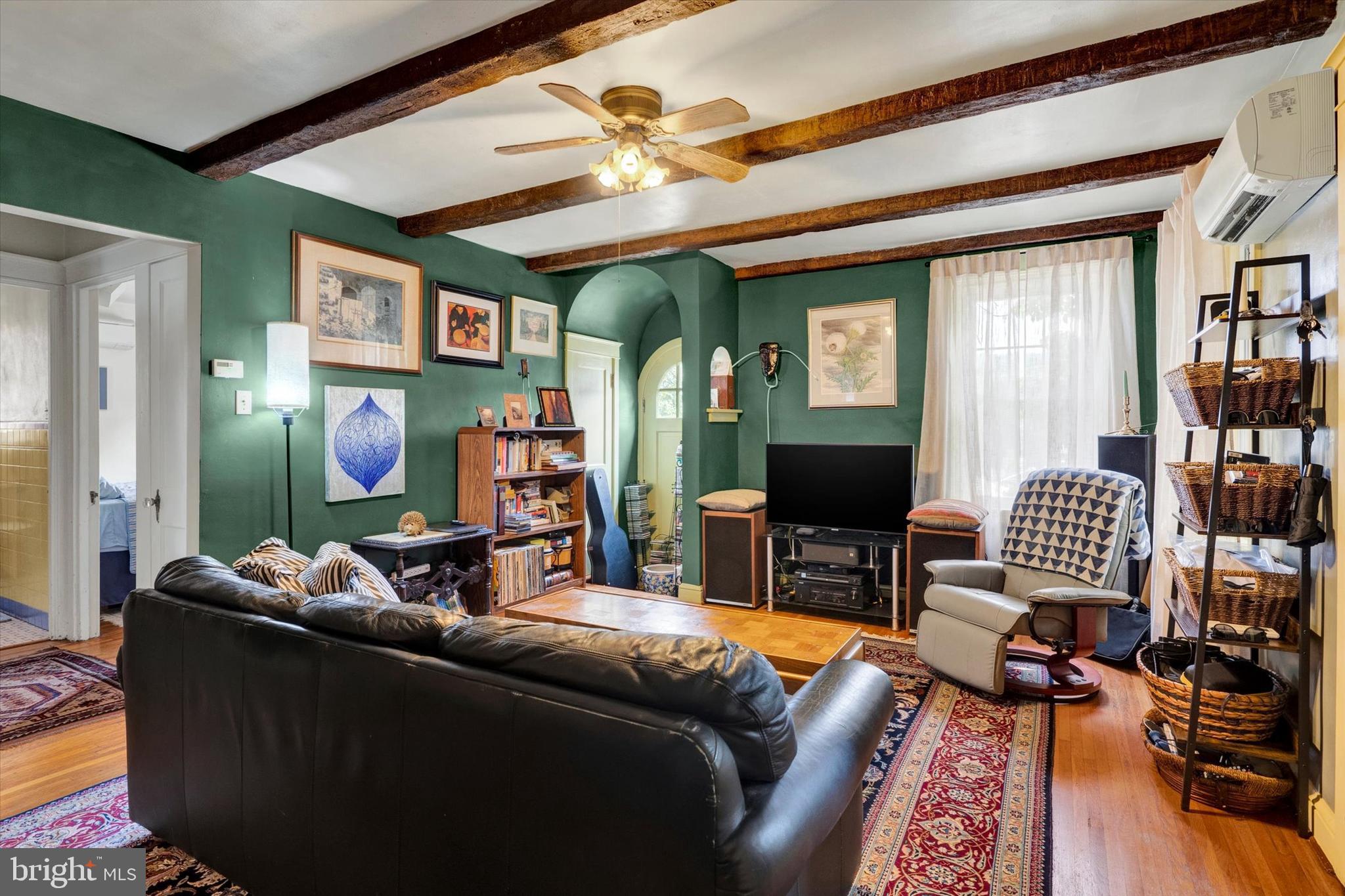 27 JOHNS PLACE