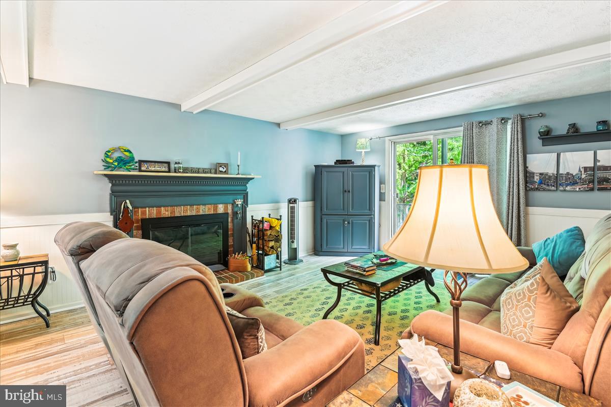 BAY HILLS - Residential