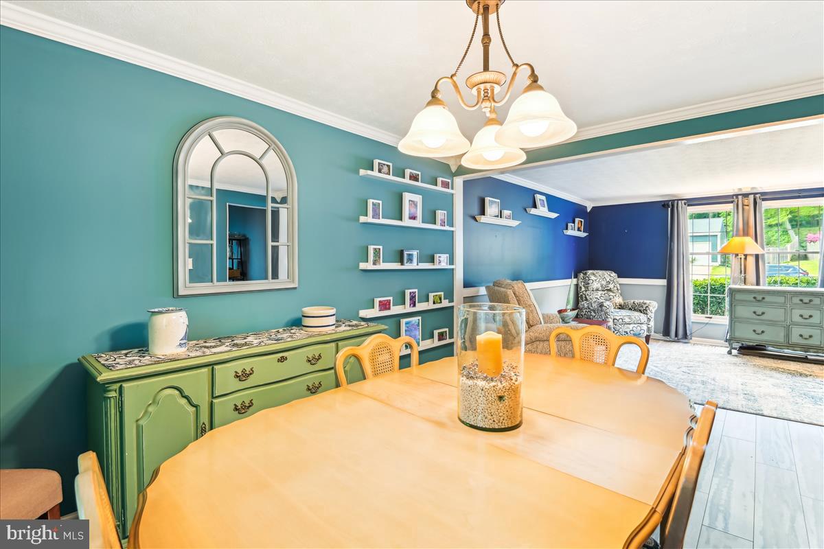 BAY HILLS - Residential