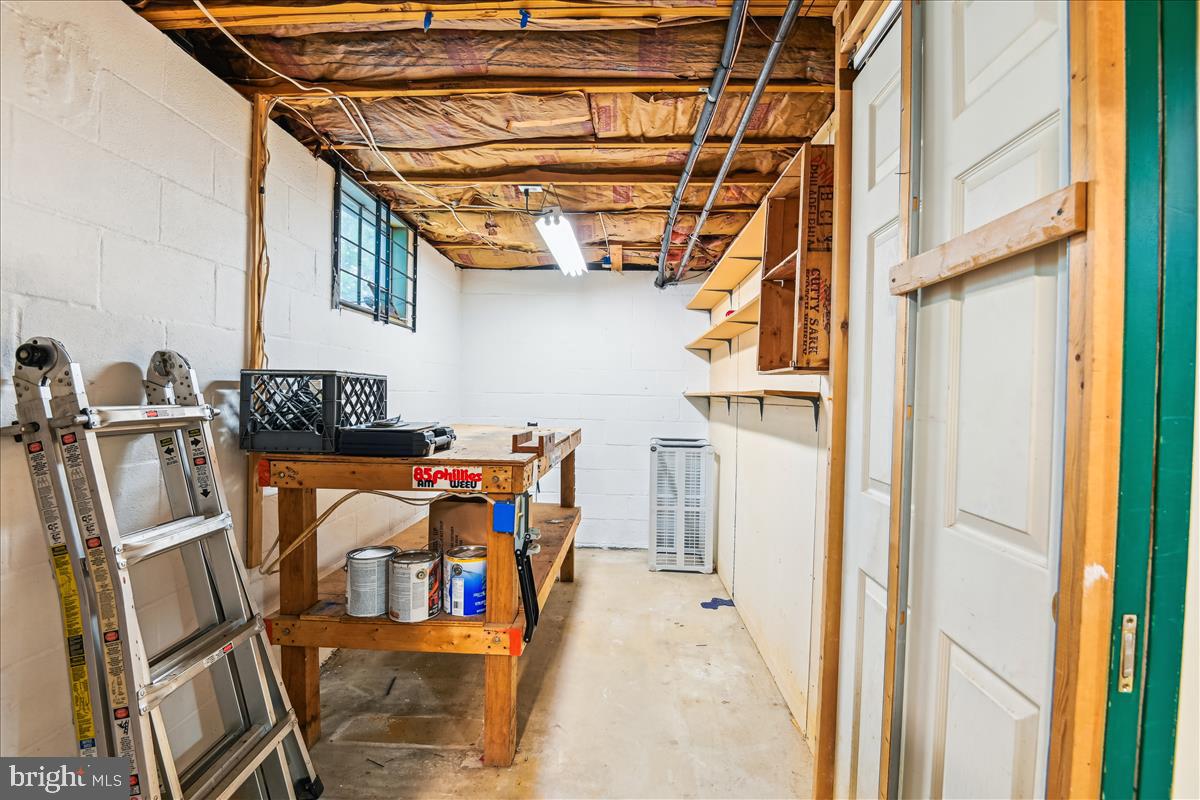 BAY HILLS - Residential