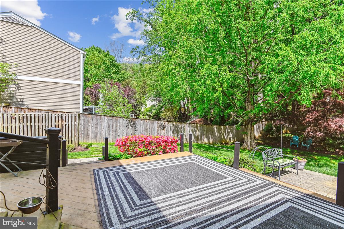 BAY HILLS - Residential