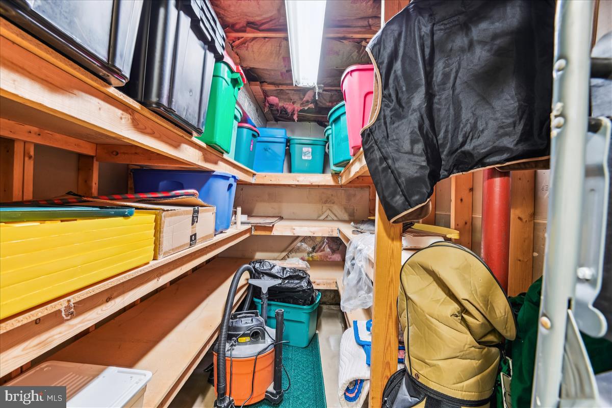 BAY HILLS - Residential