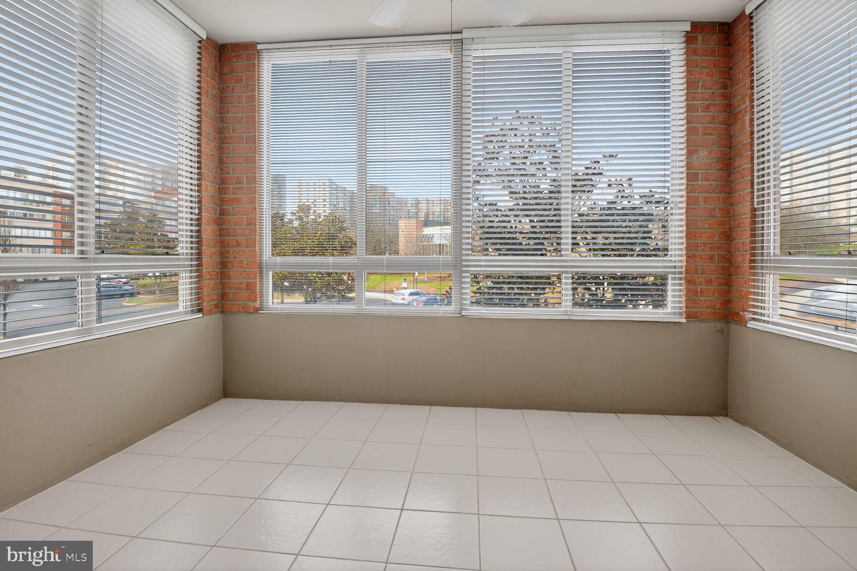 MAGNOLIAS AT LANSDOWNE WOODS - Residential