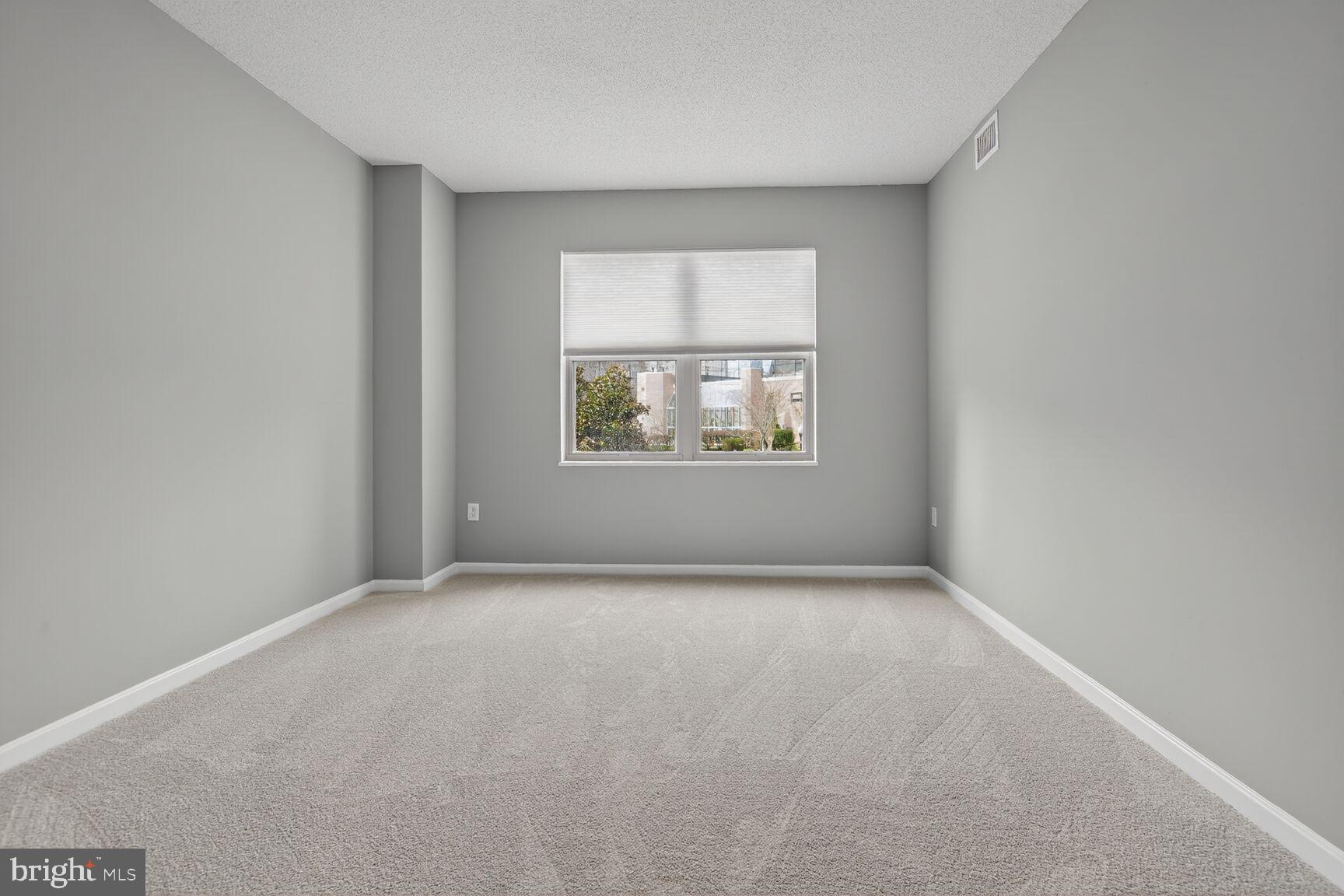 MAGNOLIAS AT LANSDOWNE WOODS - Residential