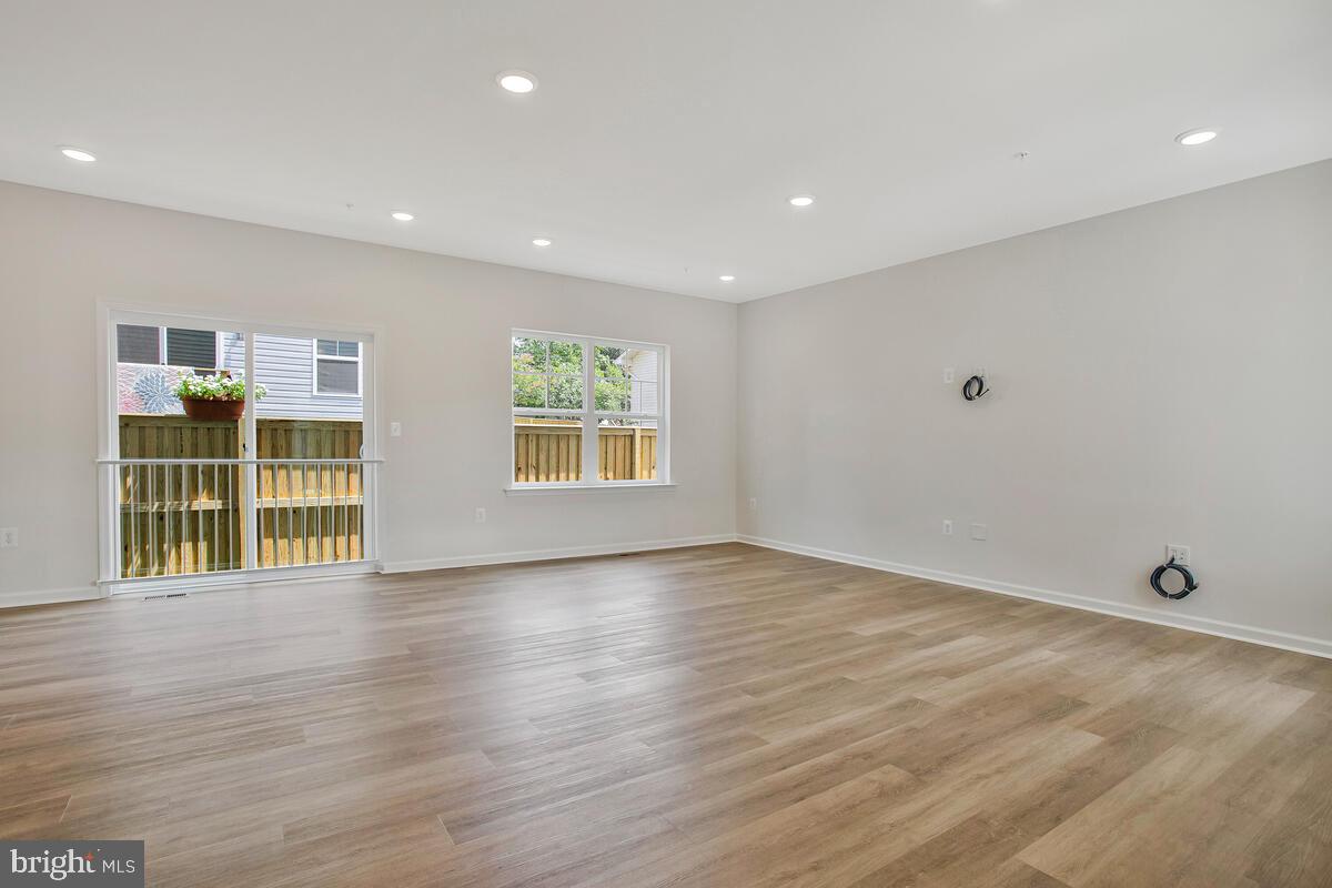 SELBY ON THE BAY - Residential