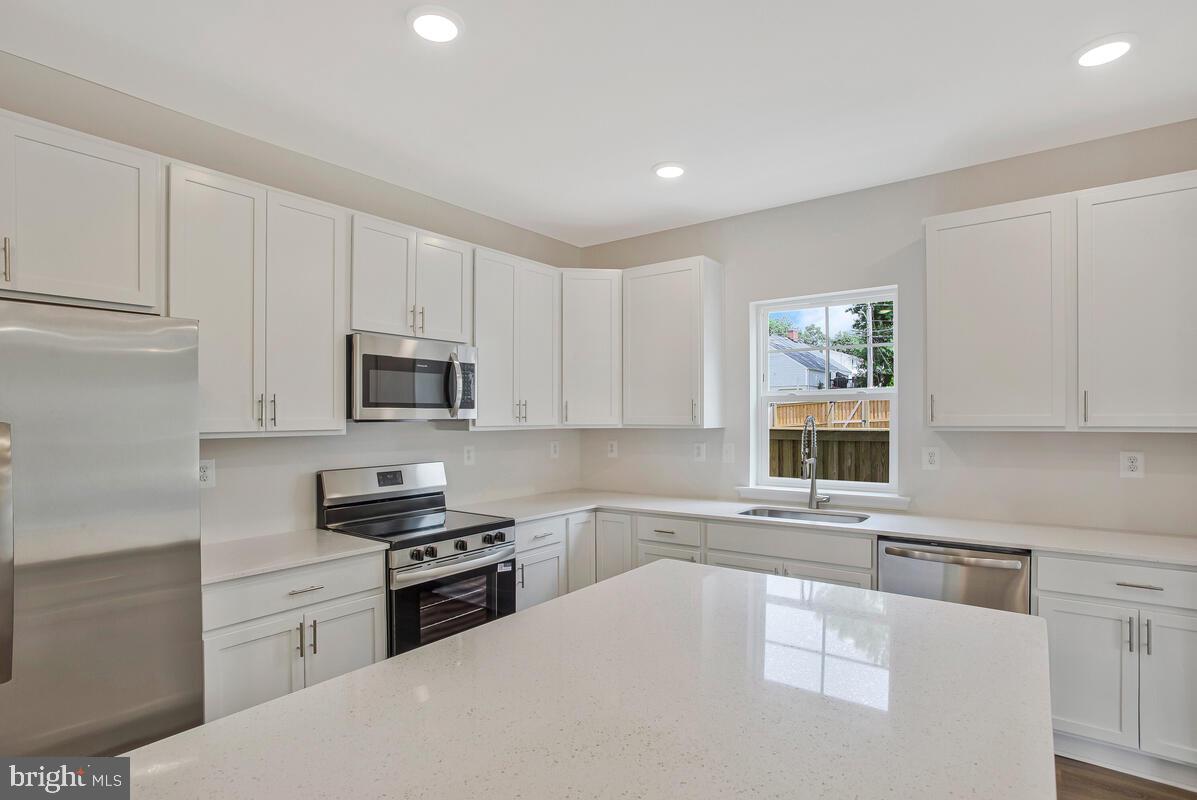 SELBY ON THE BAY - Residential