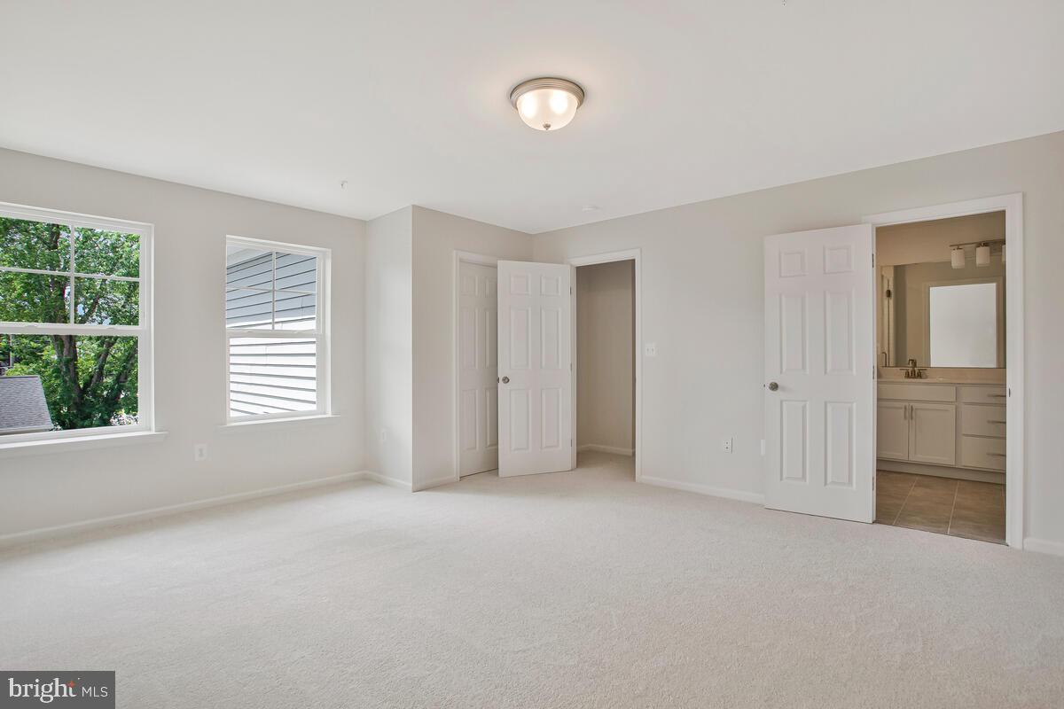 SELBY ON THE BAY - Residential