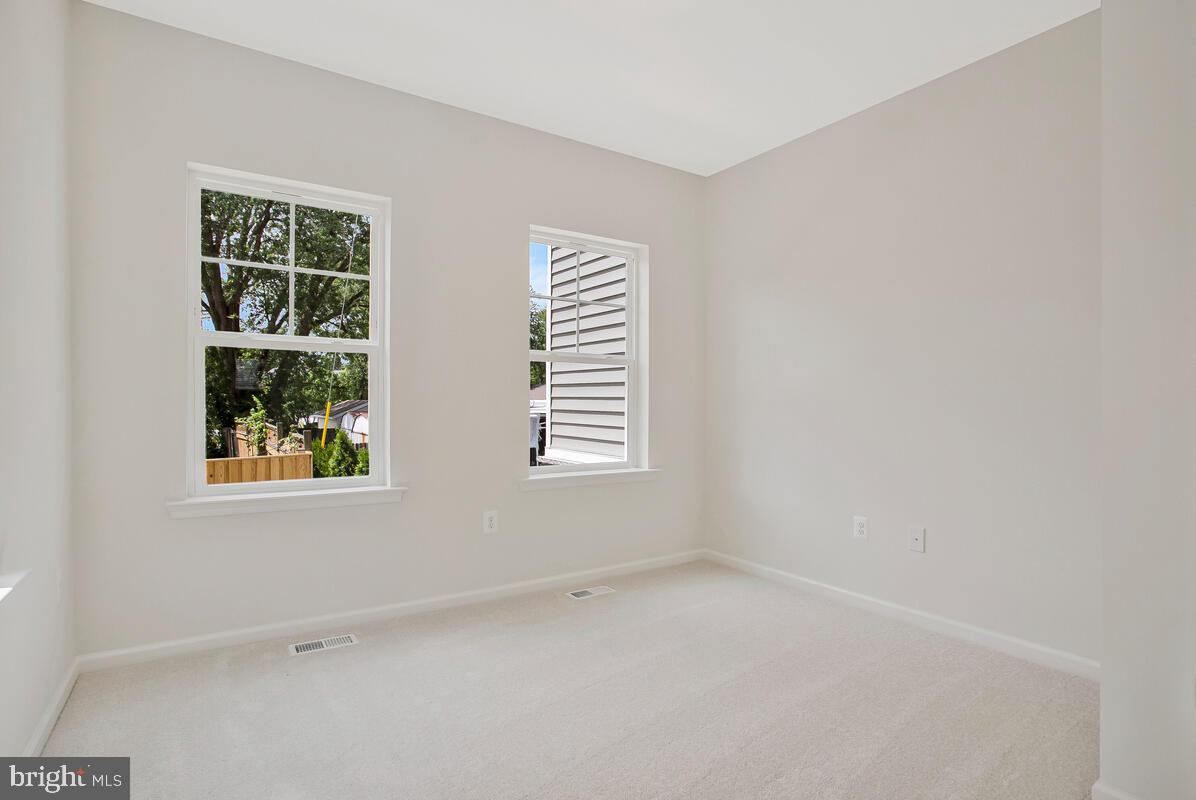 SELBY ON THE BAY - Residential