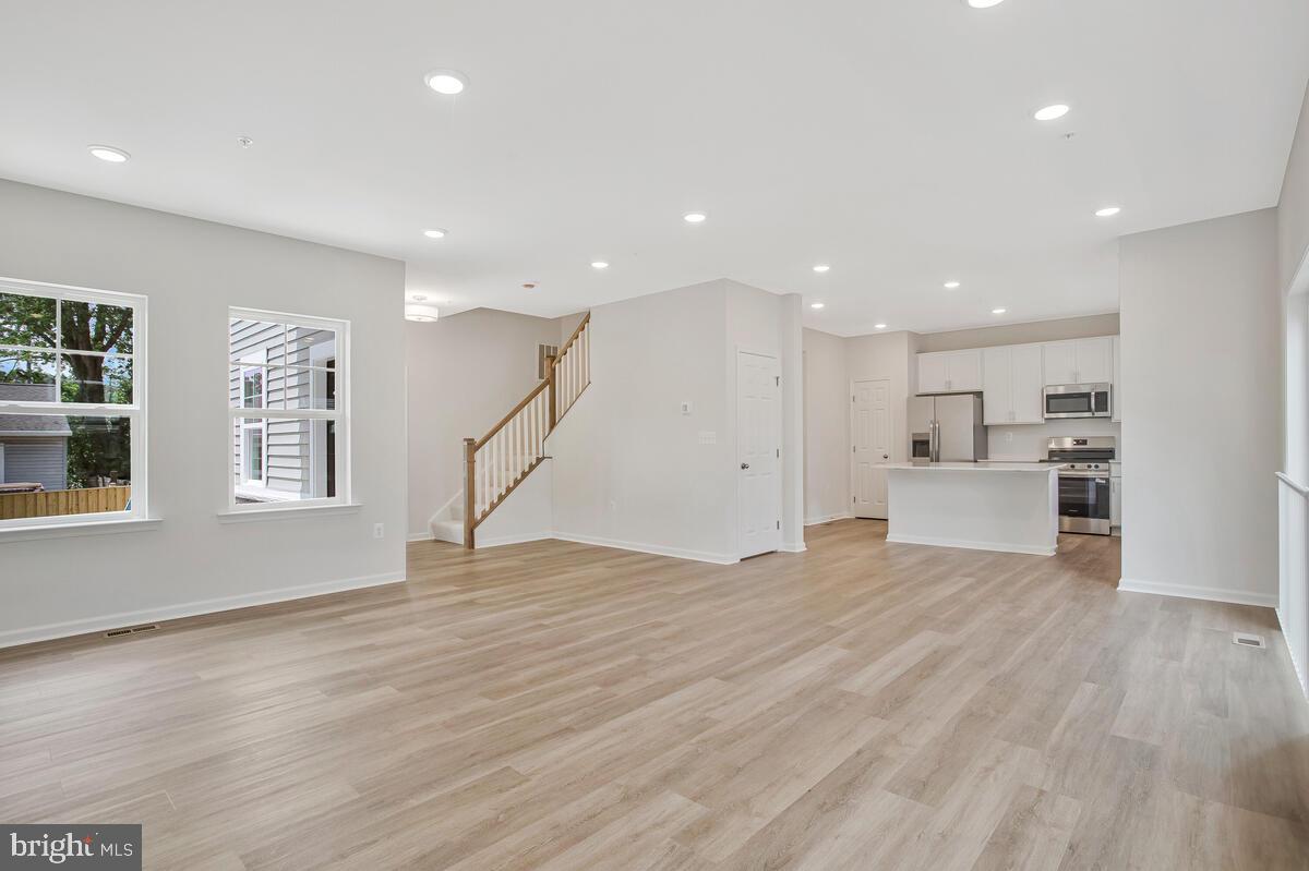 SELBY ON THE BAY - Residential