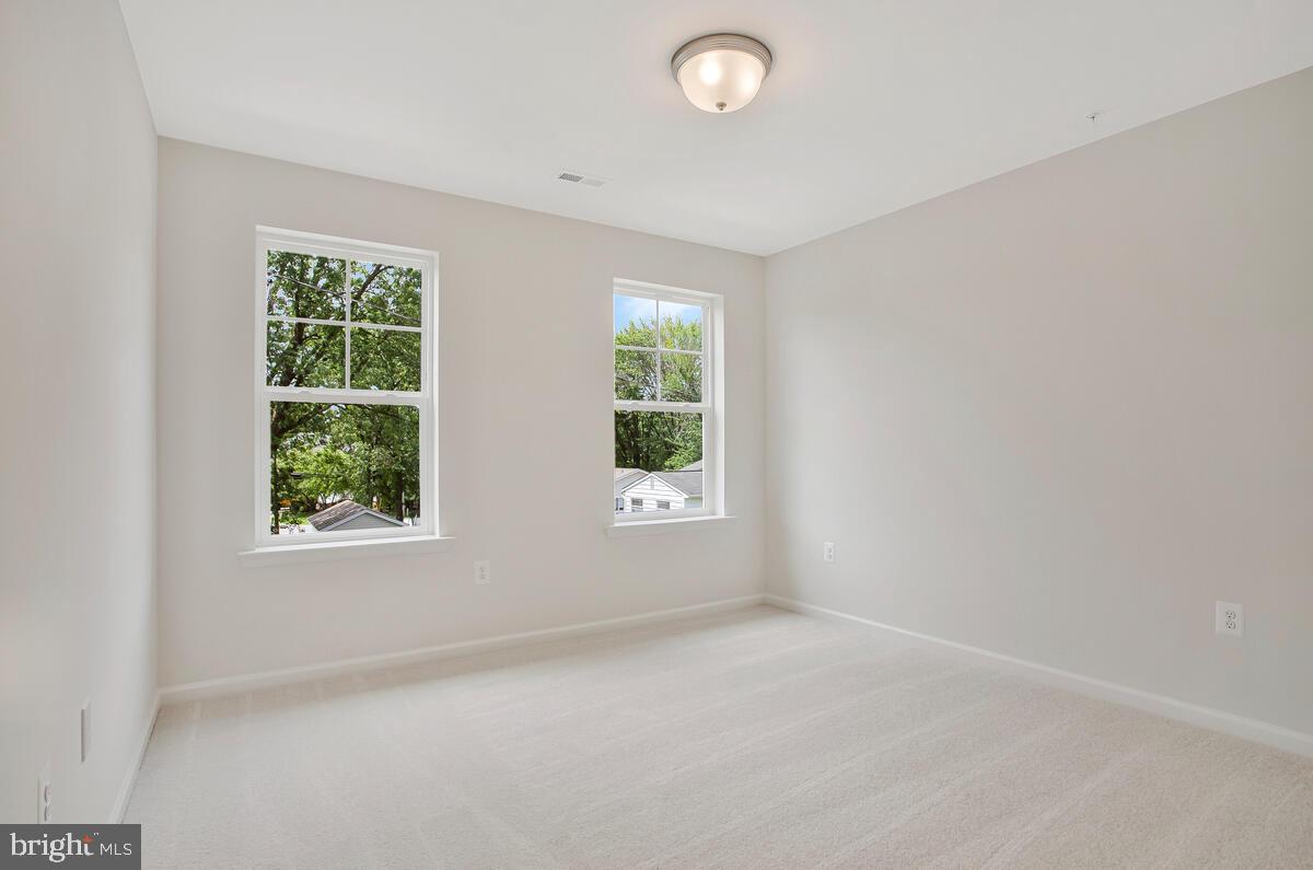 SELBY ON THE BAY - Residential