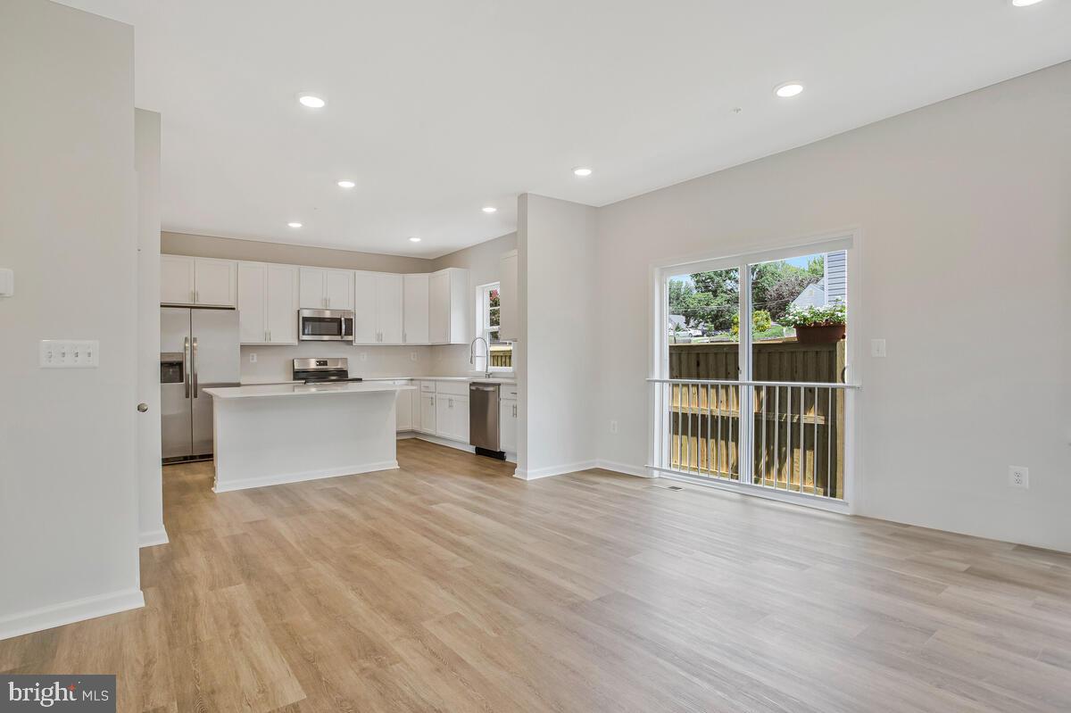 SELBY ON THE BAY - Residential