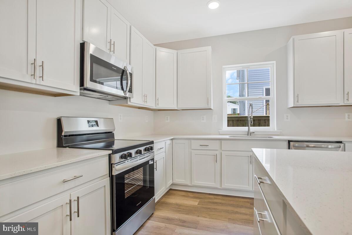 SELBY ON THE BAY - Residential