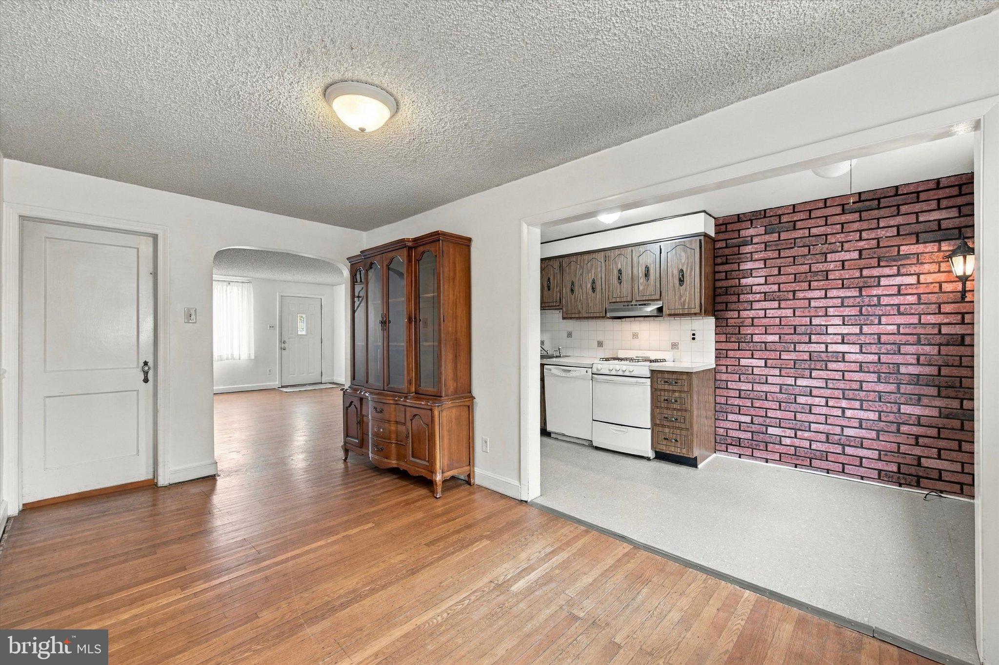 604 RIVELY AVENUE