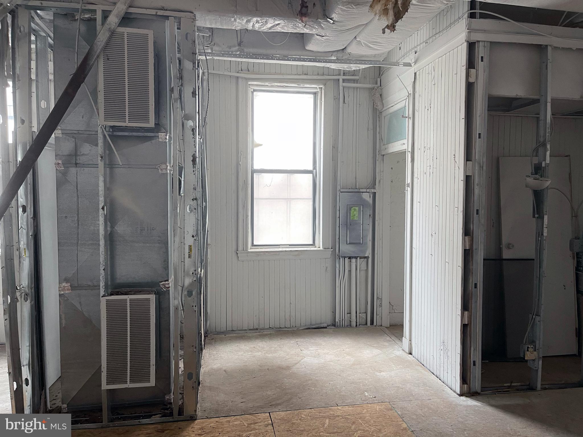 DOWNTOWN - Commercial Sale