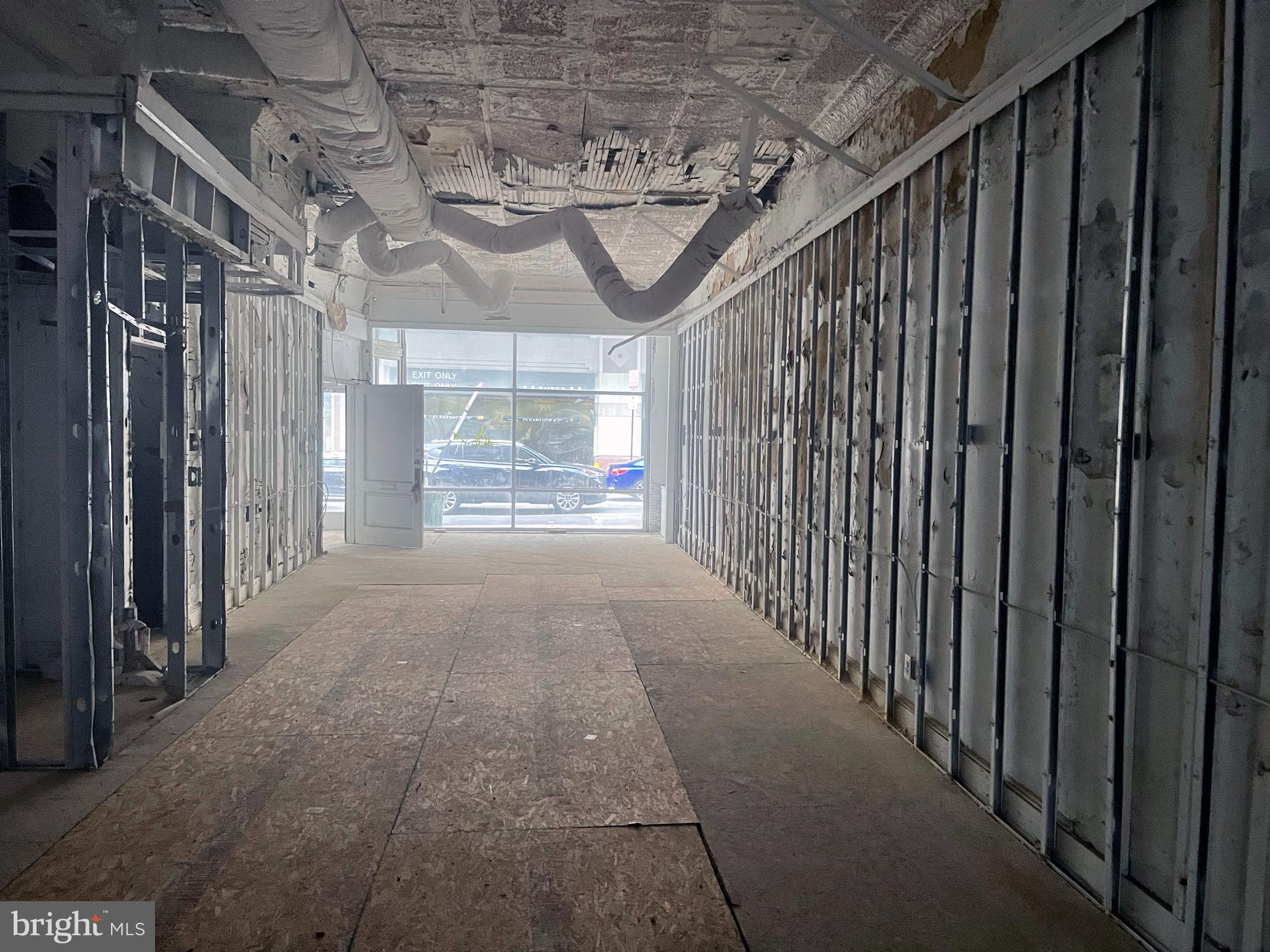 DOWNTOWN - Commercial Sale